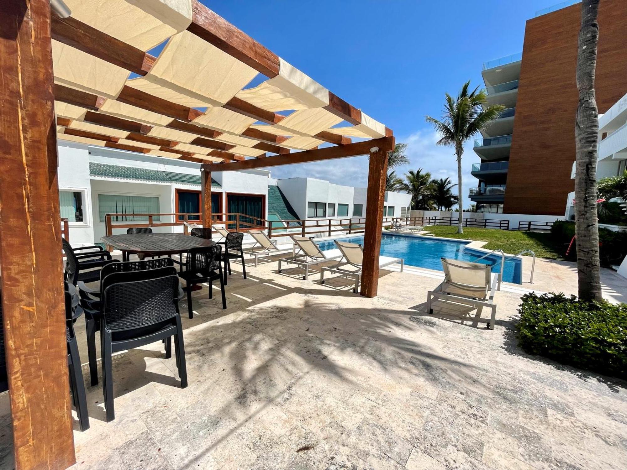 Сasa de vacaciones Beachfront With Pool & Stunning Views