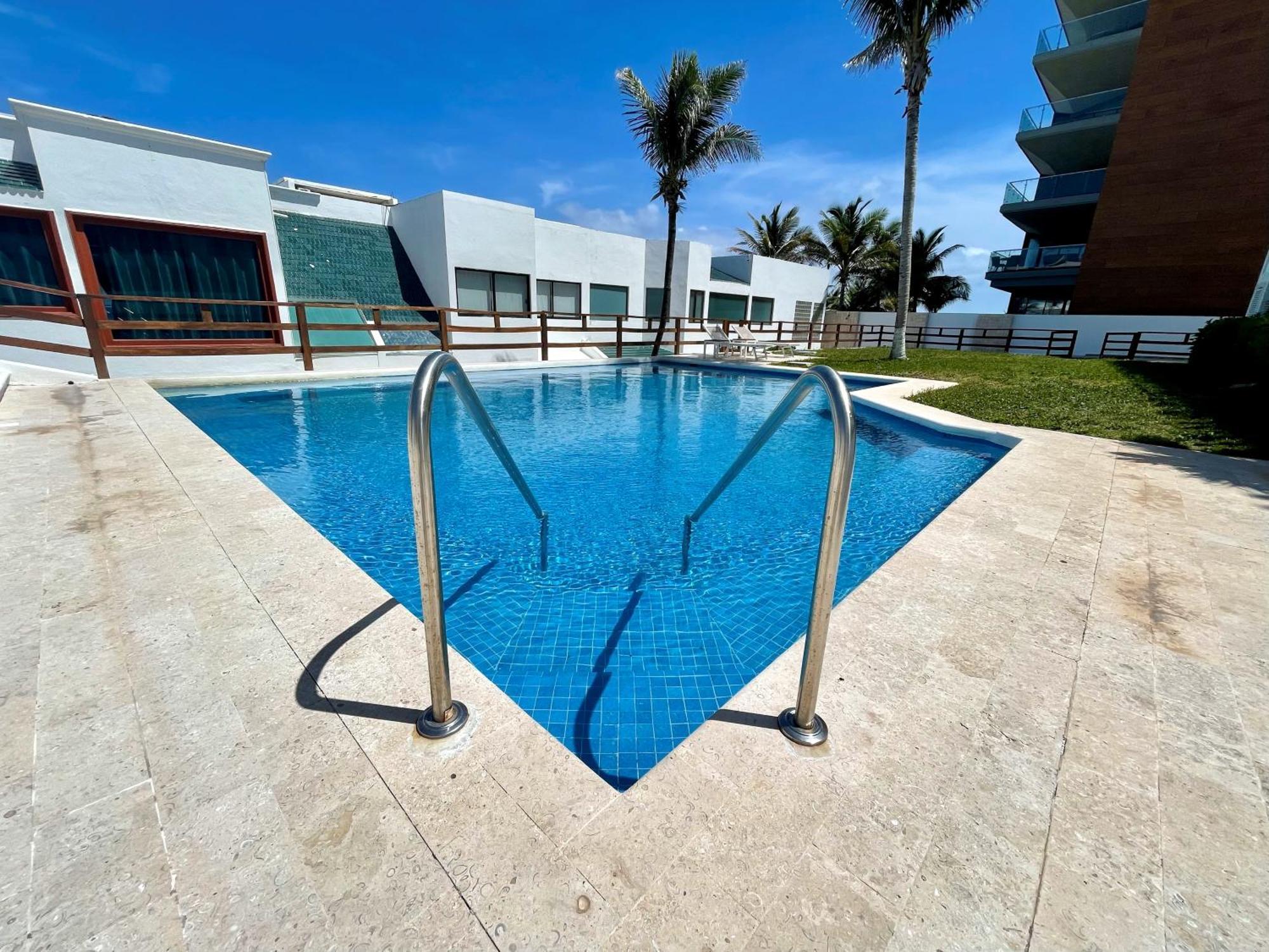 Сasa de vacaciones Beachfront With Pool & Stunning Views Cancún