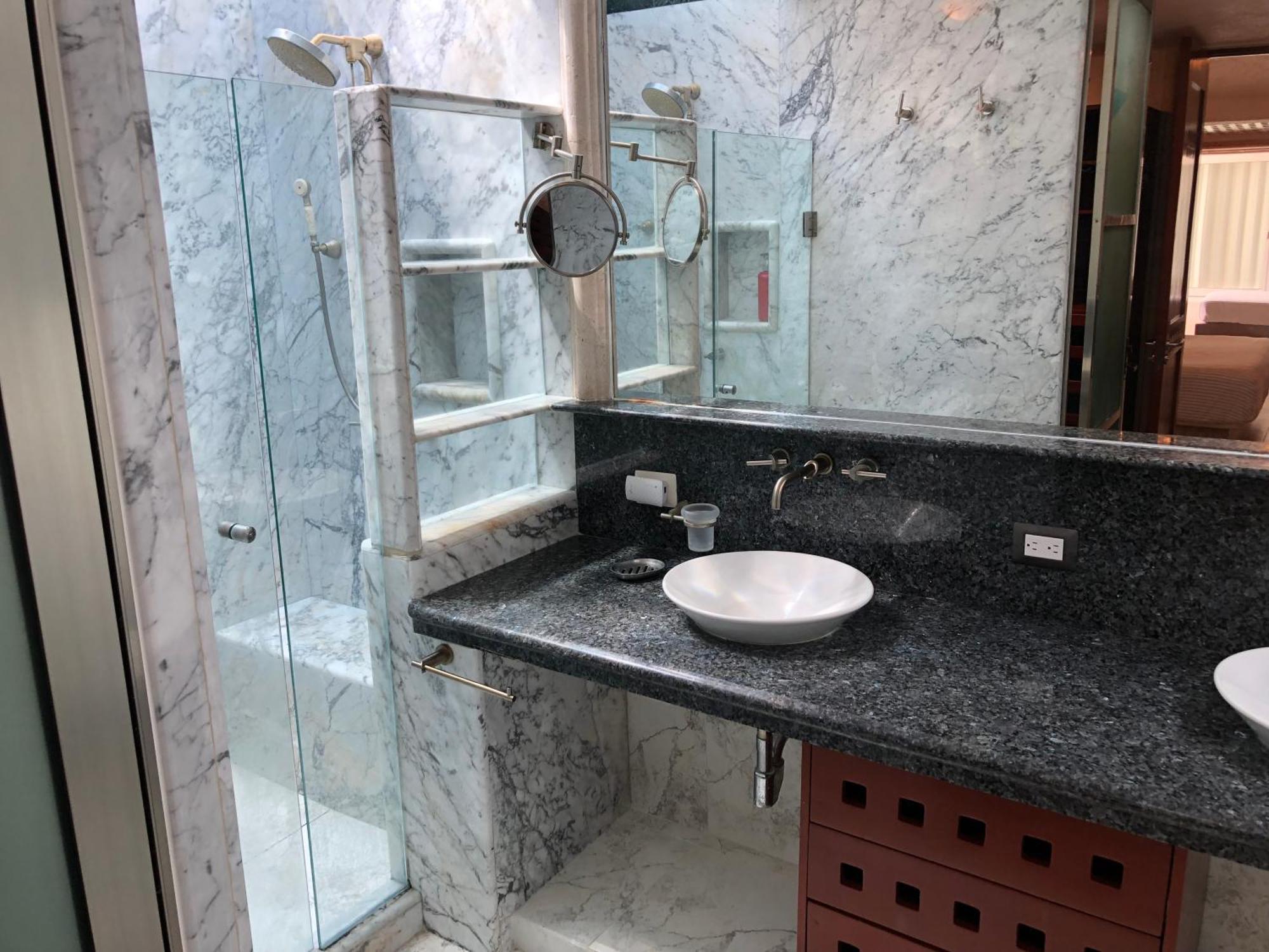 Сasa de vacaciones 4br Beachfront Beautiful House By Solmar Cancún