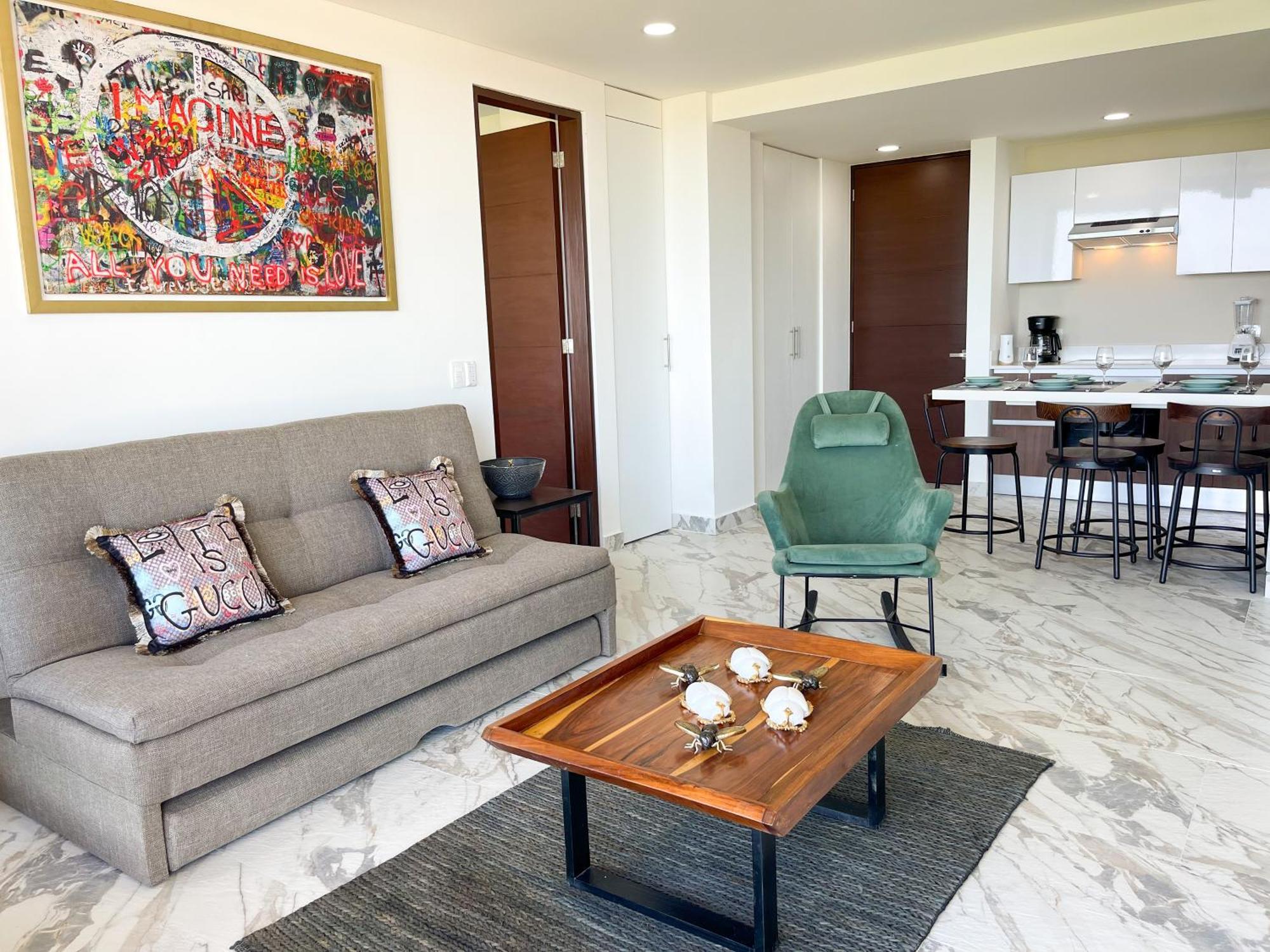 2br Oceanfront Luxury In The Zone