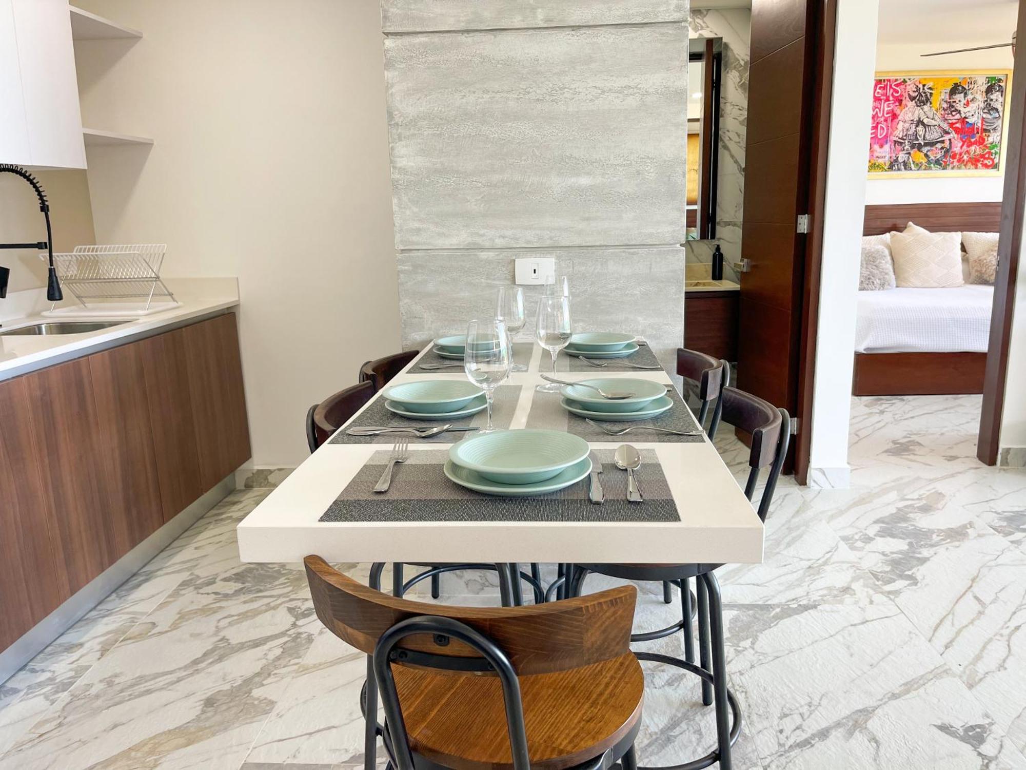 2br Oceanfront Luxury In The Zone