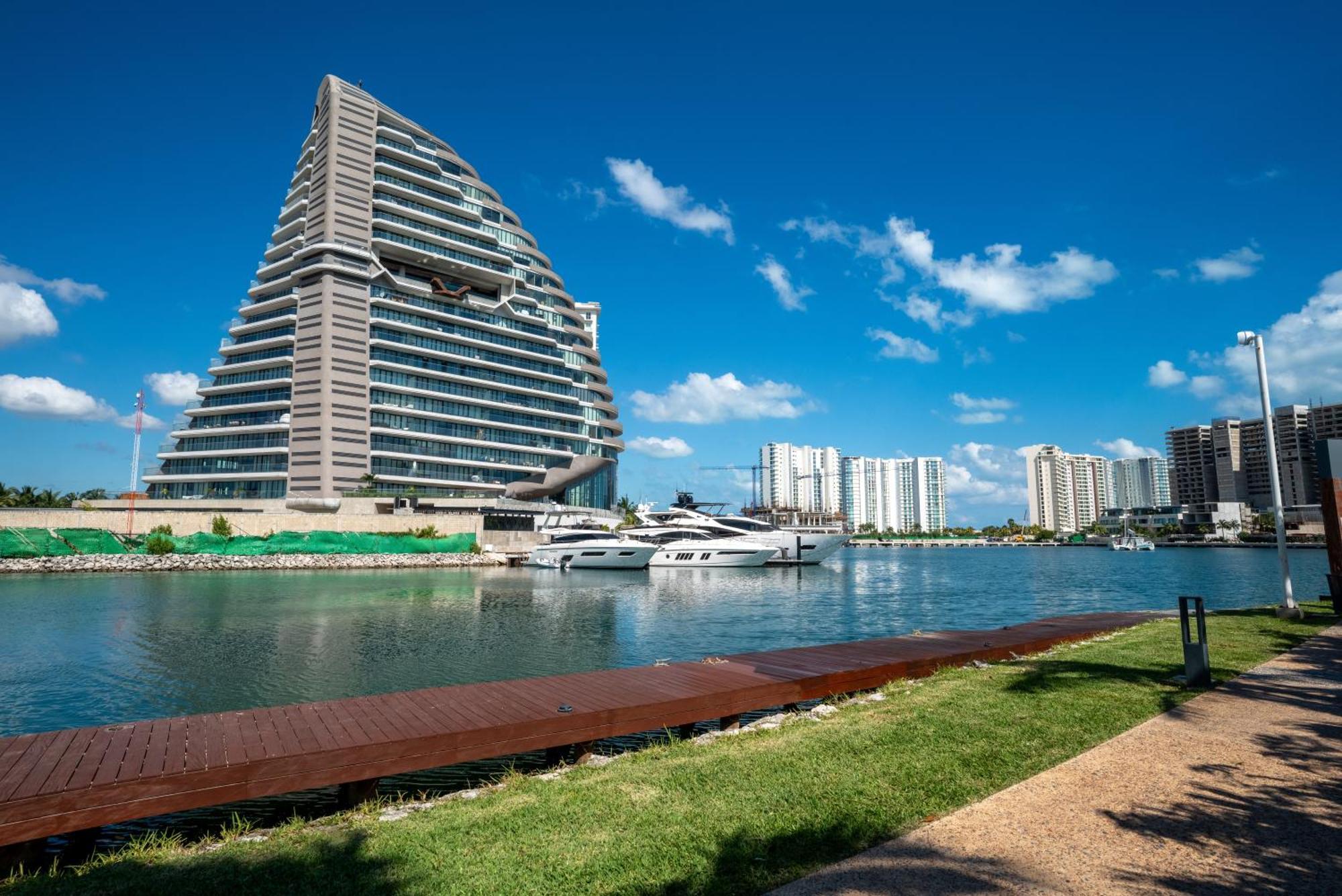 Apartamento 3br Luxury Oceanfront W Pool, Gym & Views Cancún
