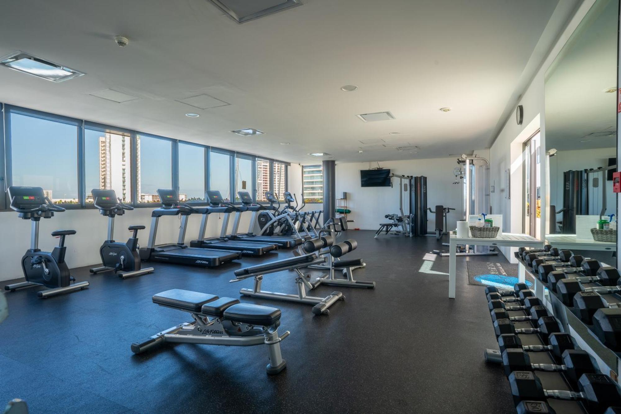 Apartamento 3br Luxury Oceanfront W Pool, Gym & Views