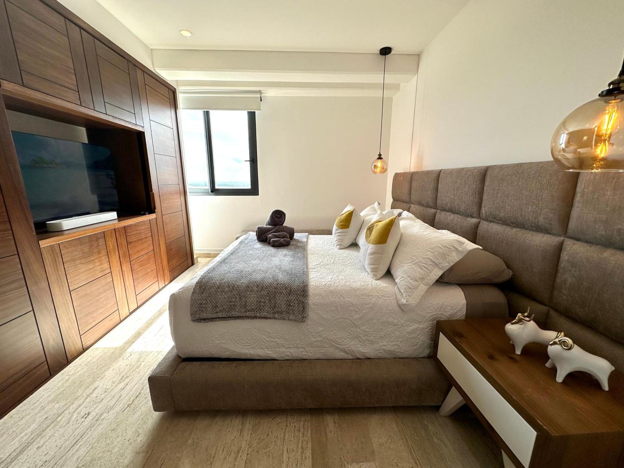 3br Luxury Oceanfront W Pool, Gym & Views Apartamento