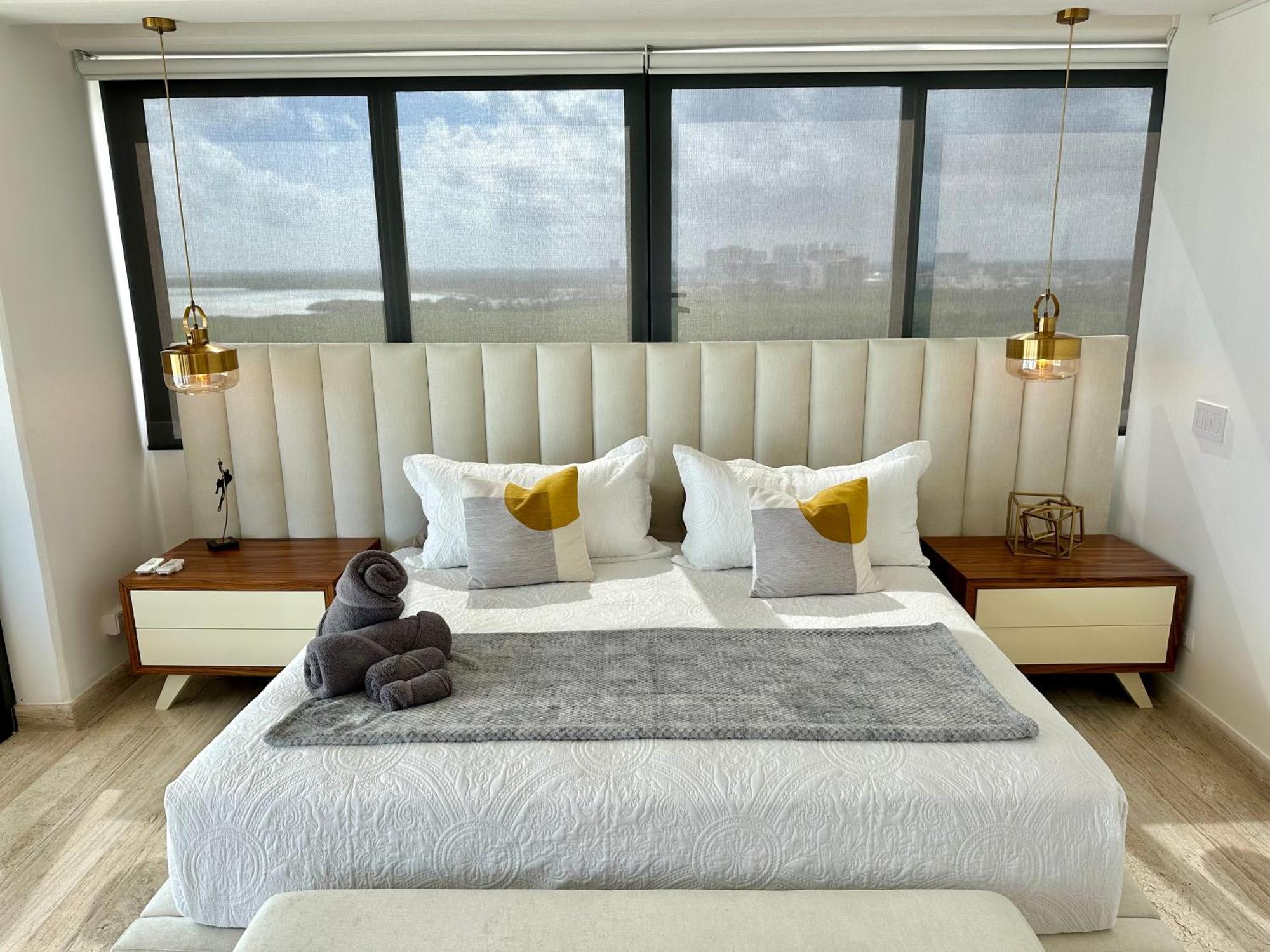 3br Luxury Oceanfront W Pool, Gym & Views Cancún