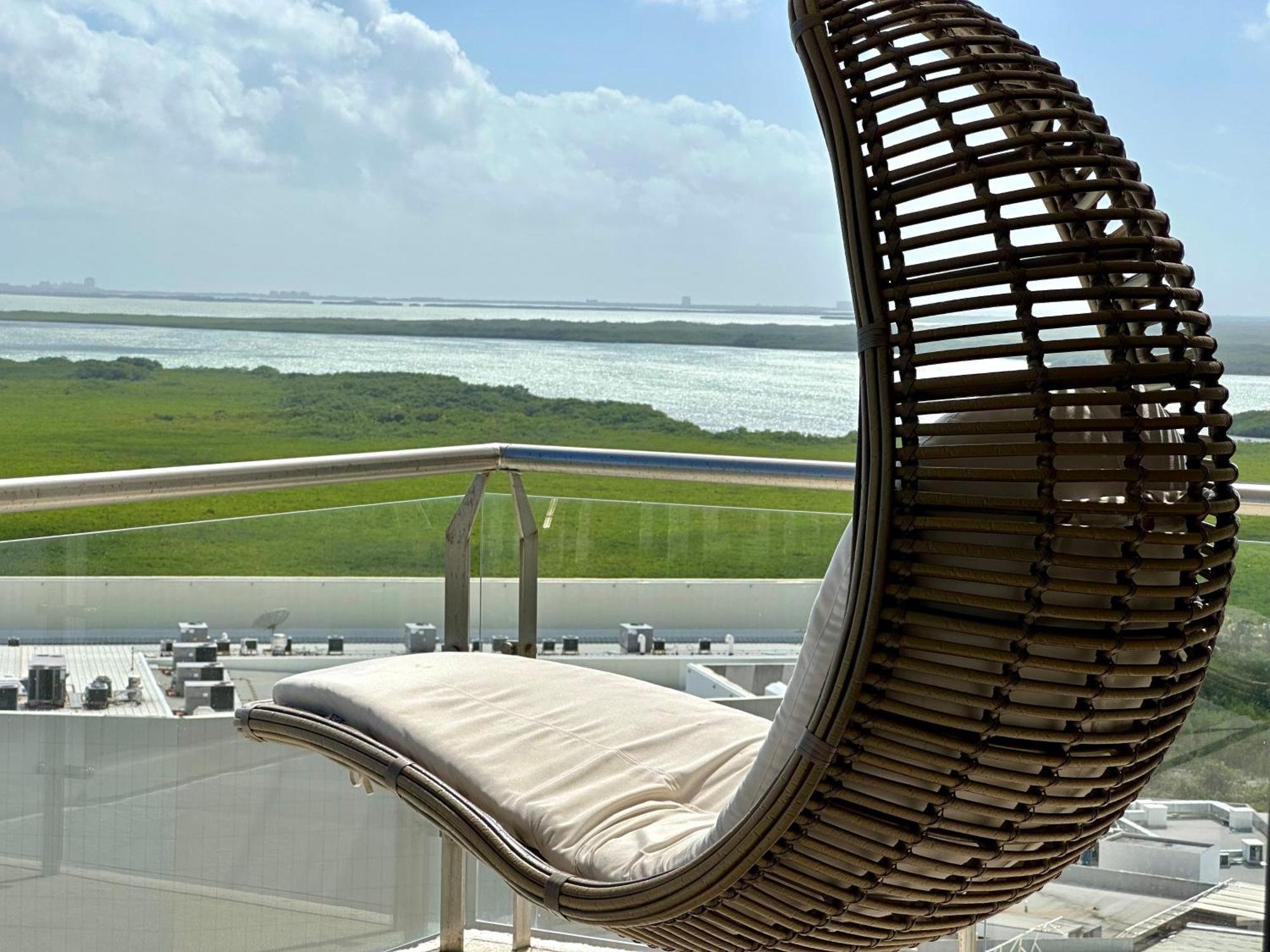 3br Luxury Oceanfront W Pool, Gym & Views Apartamento Cancún