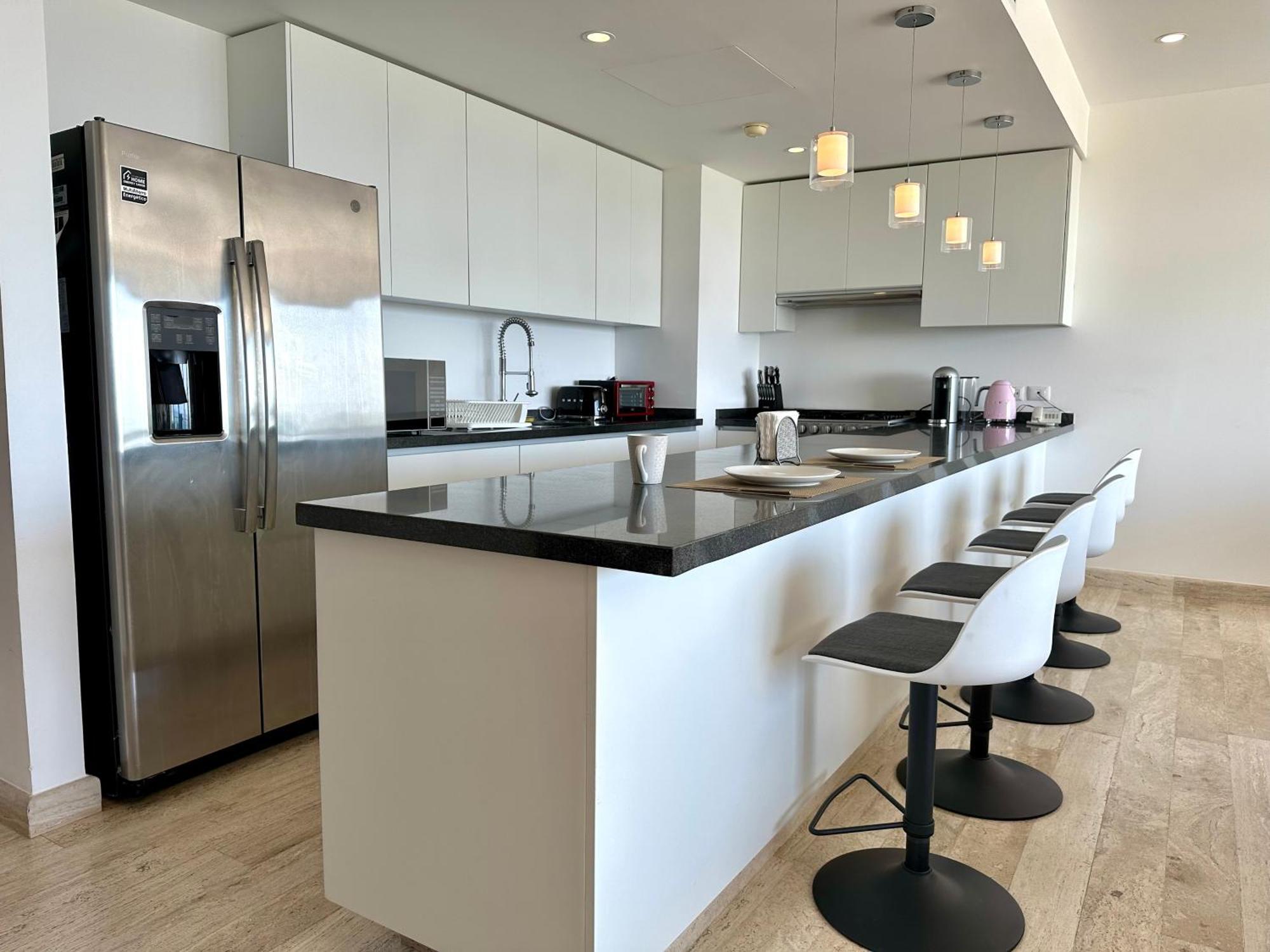3br Luxury Oceanfront W Pool, Gym & Views Cancún