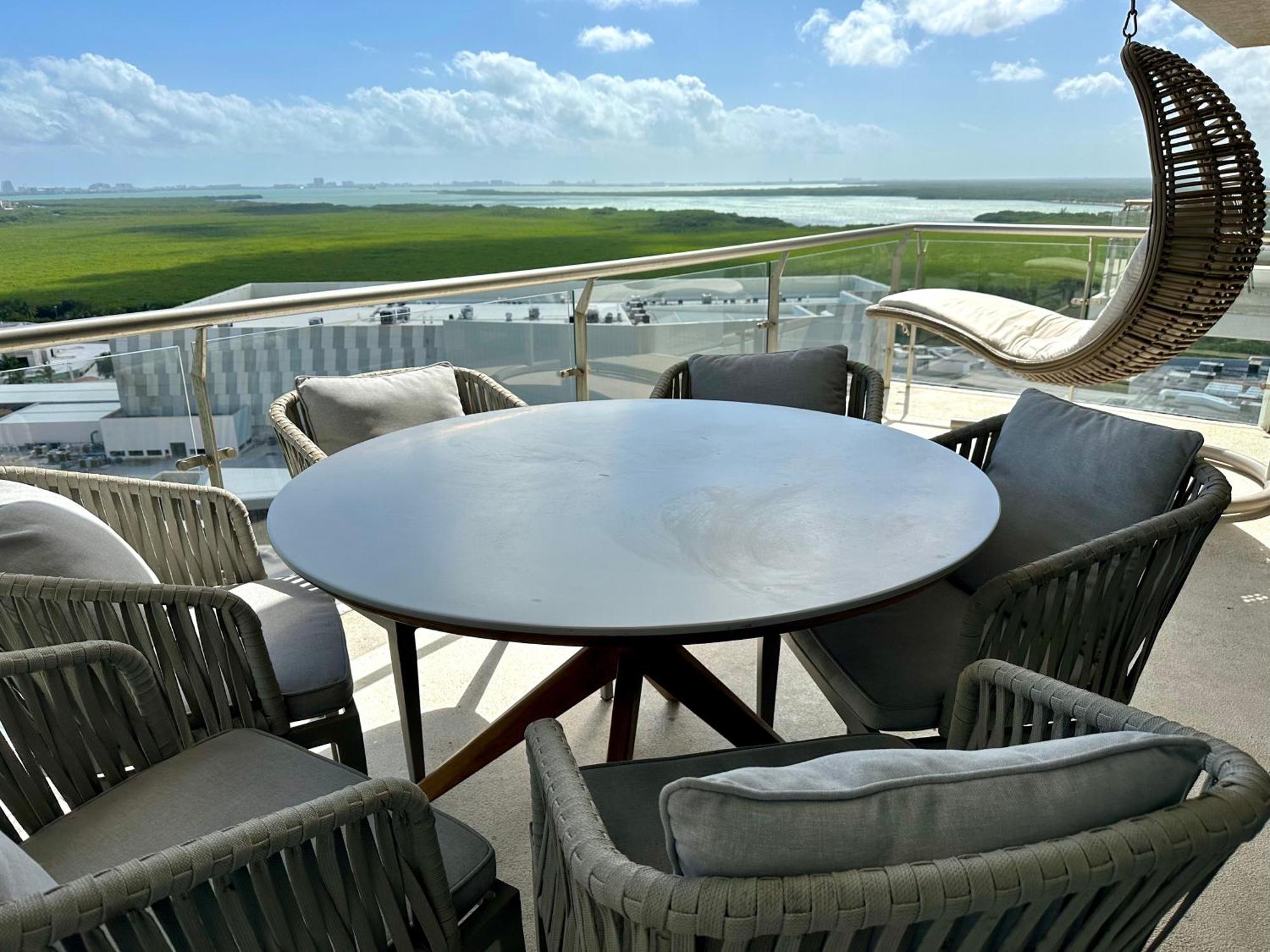 3br Luxury Oceanfront W Pool, Gym & Views Apartamento