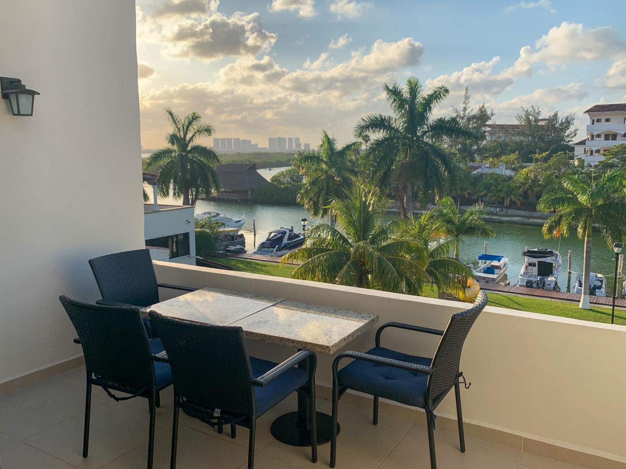 Luxury By The Lagoon Apartamento