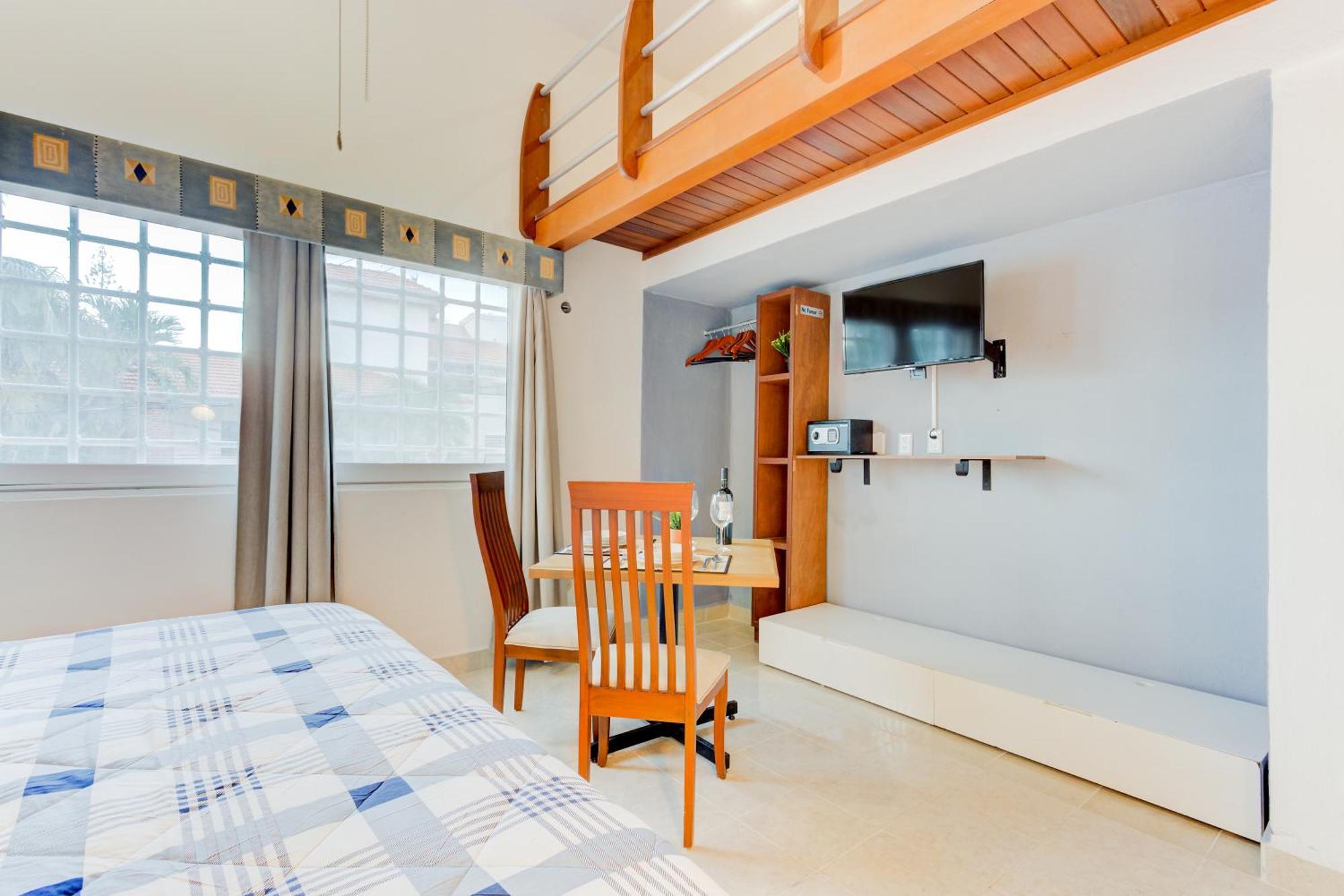 Loft W/ An Incredible Location In Apartamento Cancún