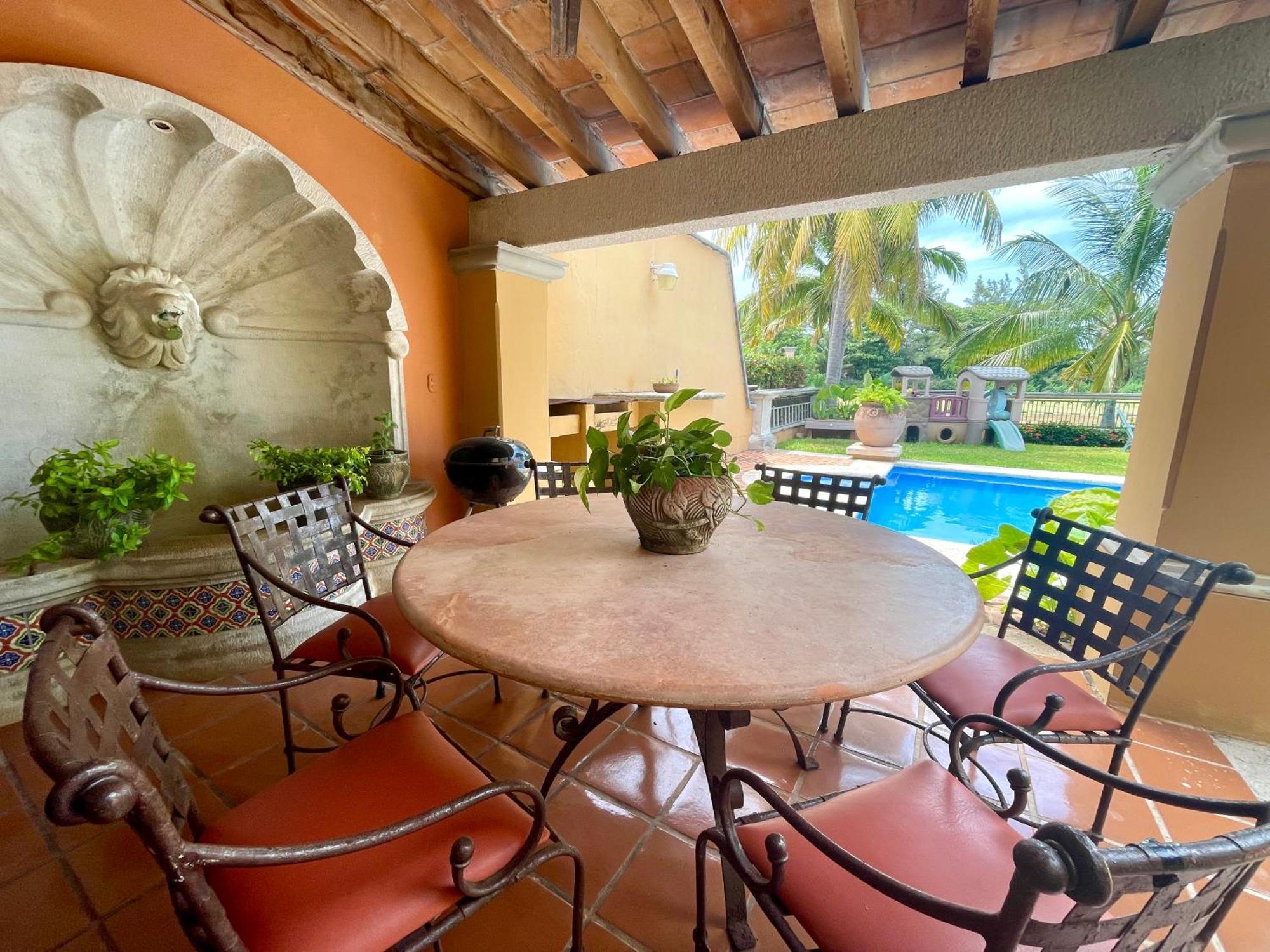 Сasa de vacaciones Mexican Style House In The Zone By Solmar *
