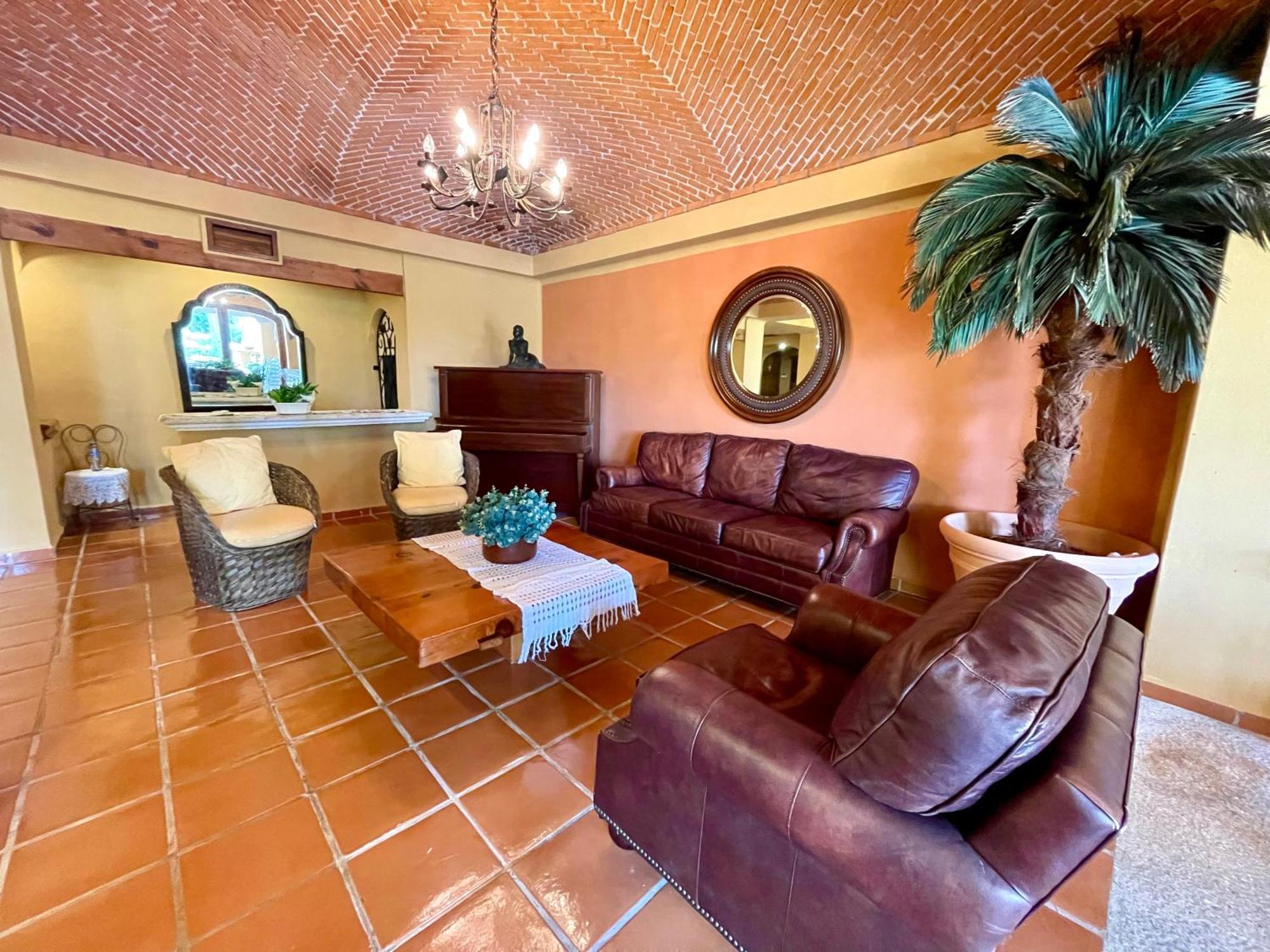 Сasa de vacaciones Mexican Style House In The Zone By Solmar *