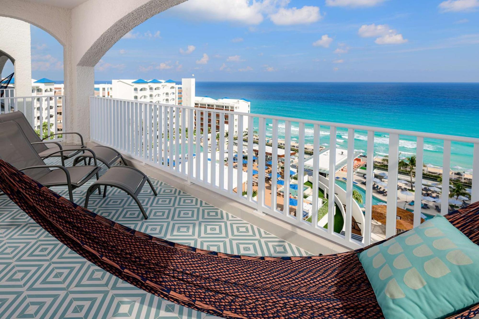 Hilton Mar Caribe Resort Cancún