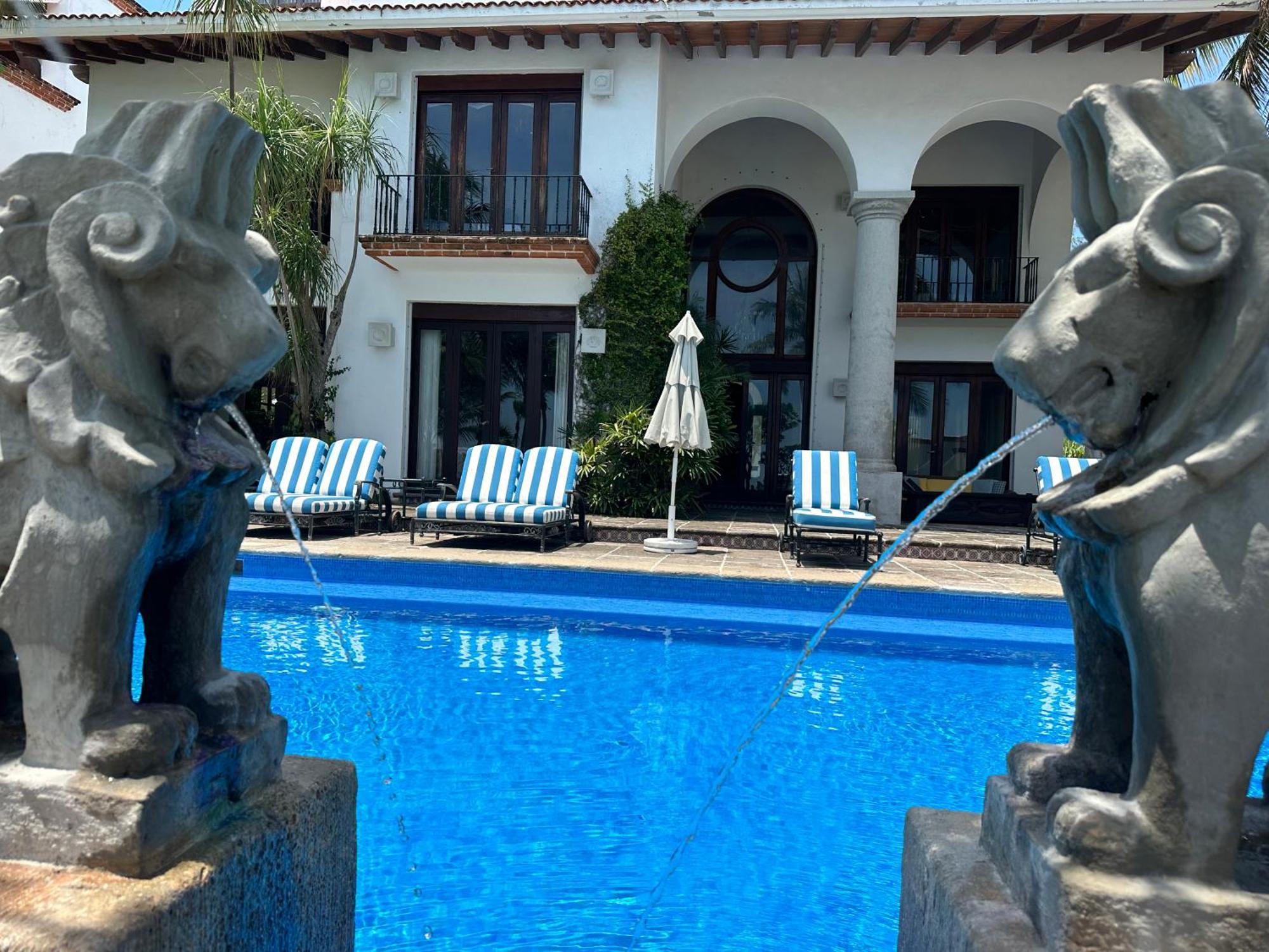 Villa 6br Exclusive Beachfront Retreat By Solmar