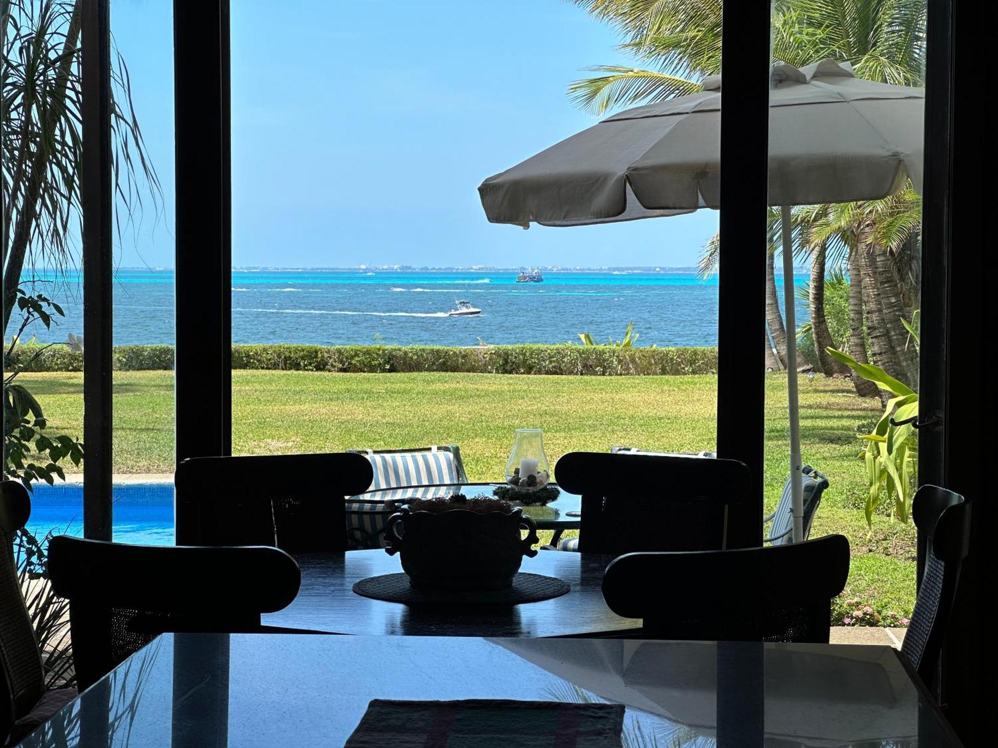 6br Exclusive Beachfront Retreat By Solmar Villa