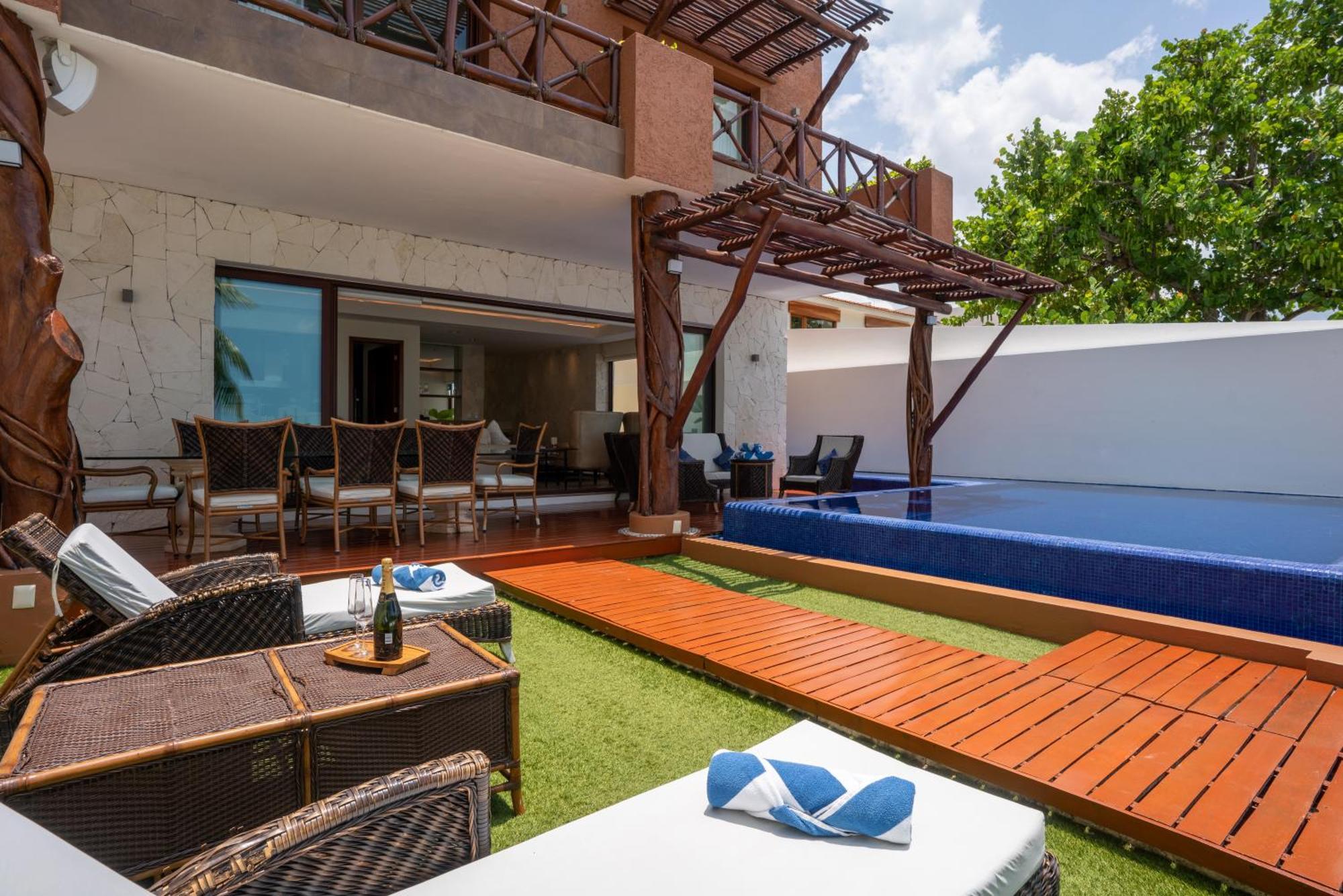 Villa 6br Beachfront Private Luxury By Solmar