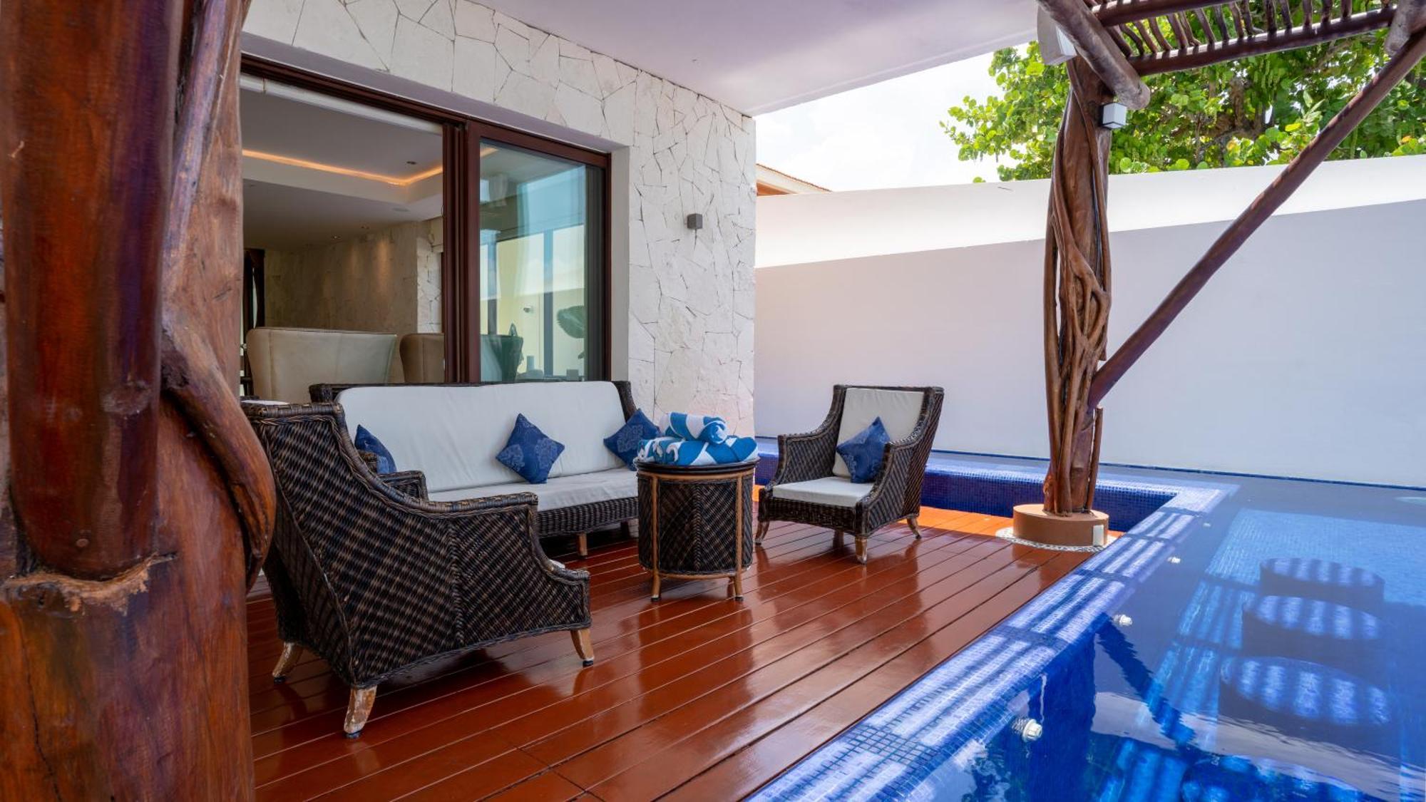Villa 6br Beachfront Private Luxury By Solmar