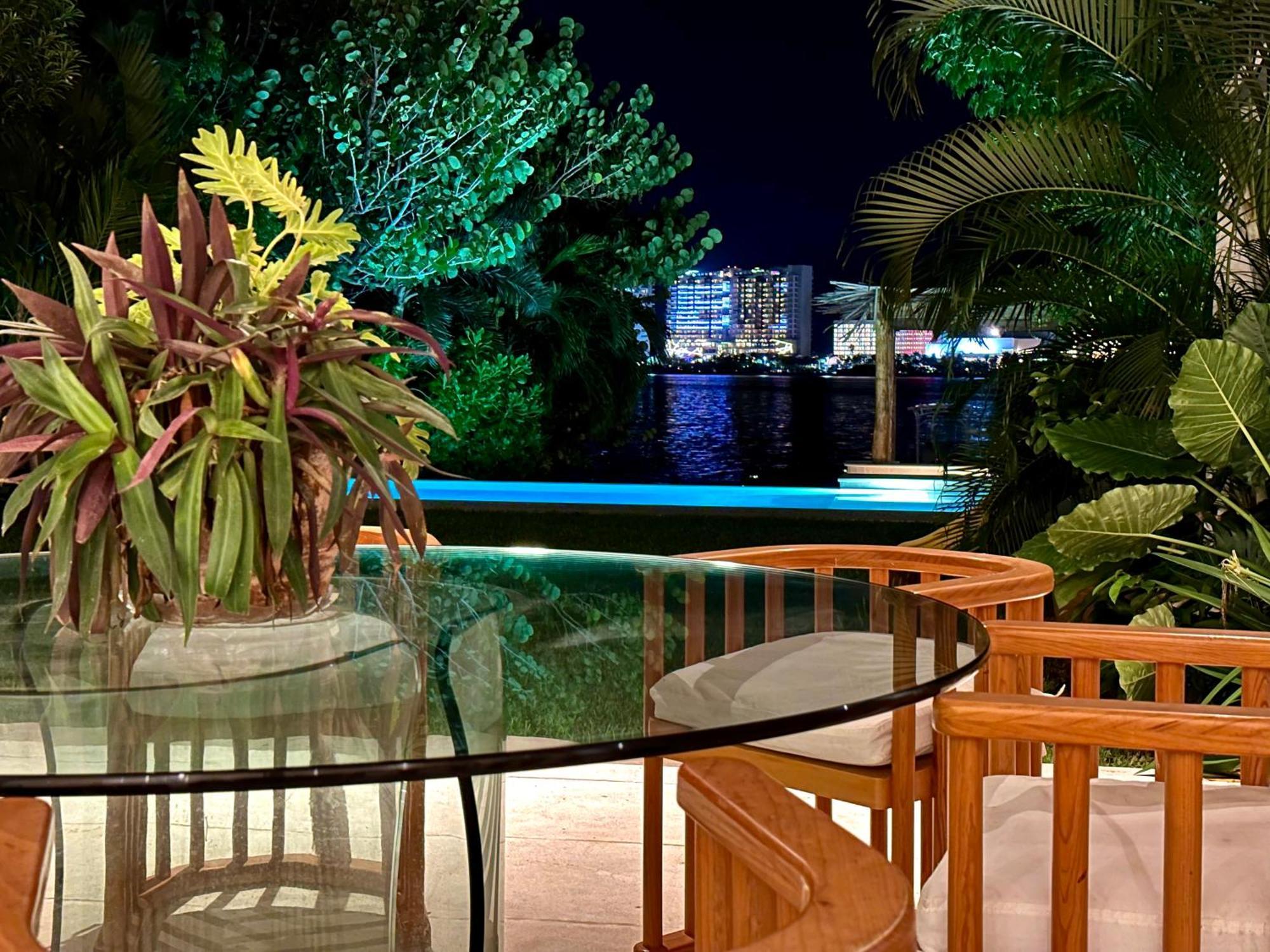 Villa 4br Lakefront With Private Pool By Solmar