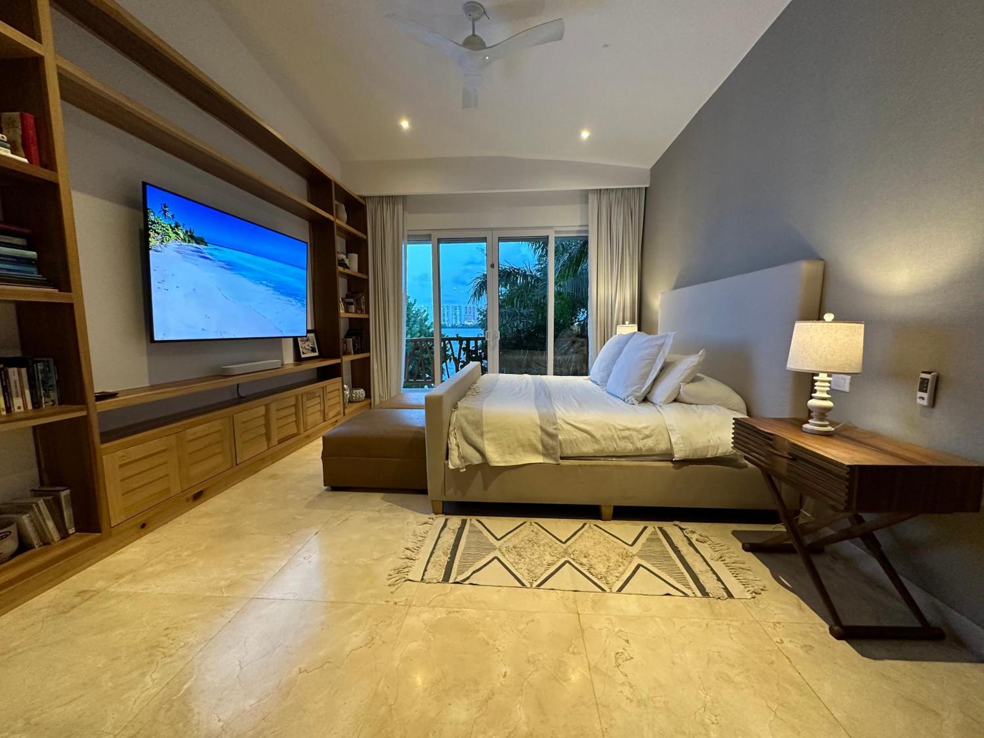 Villa 4br Lakefront With Private Pool By Solmar *