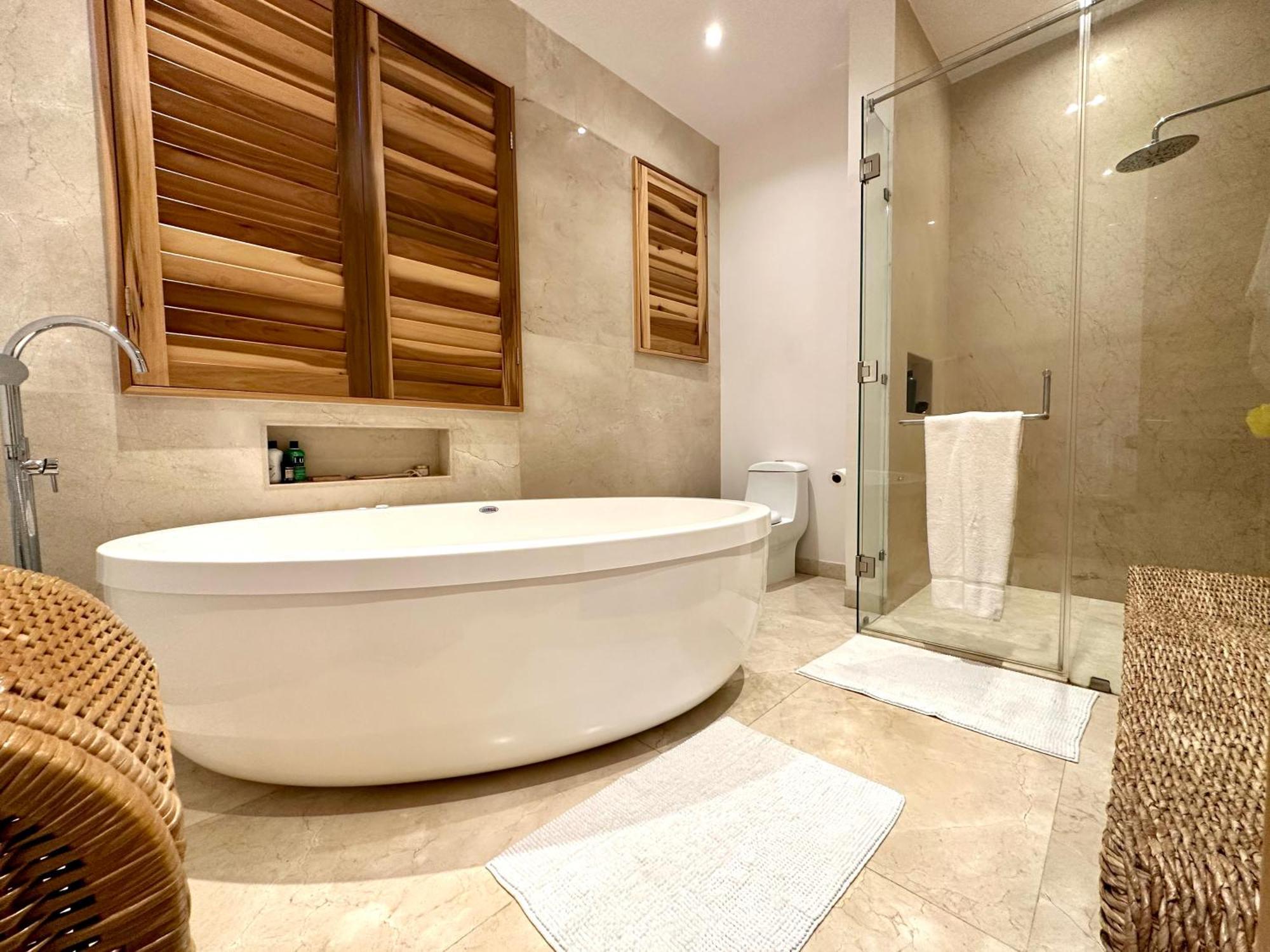 4br Lakefront With Private Pool By Solmar Villa Cancún