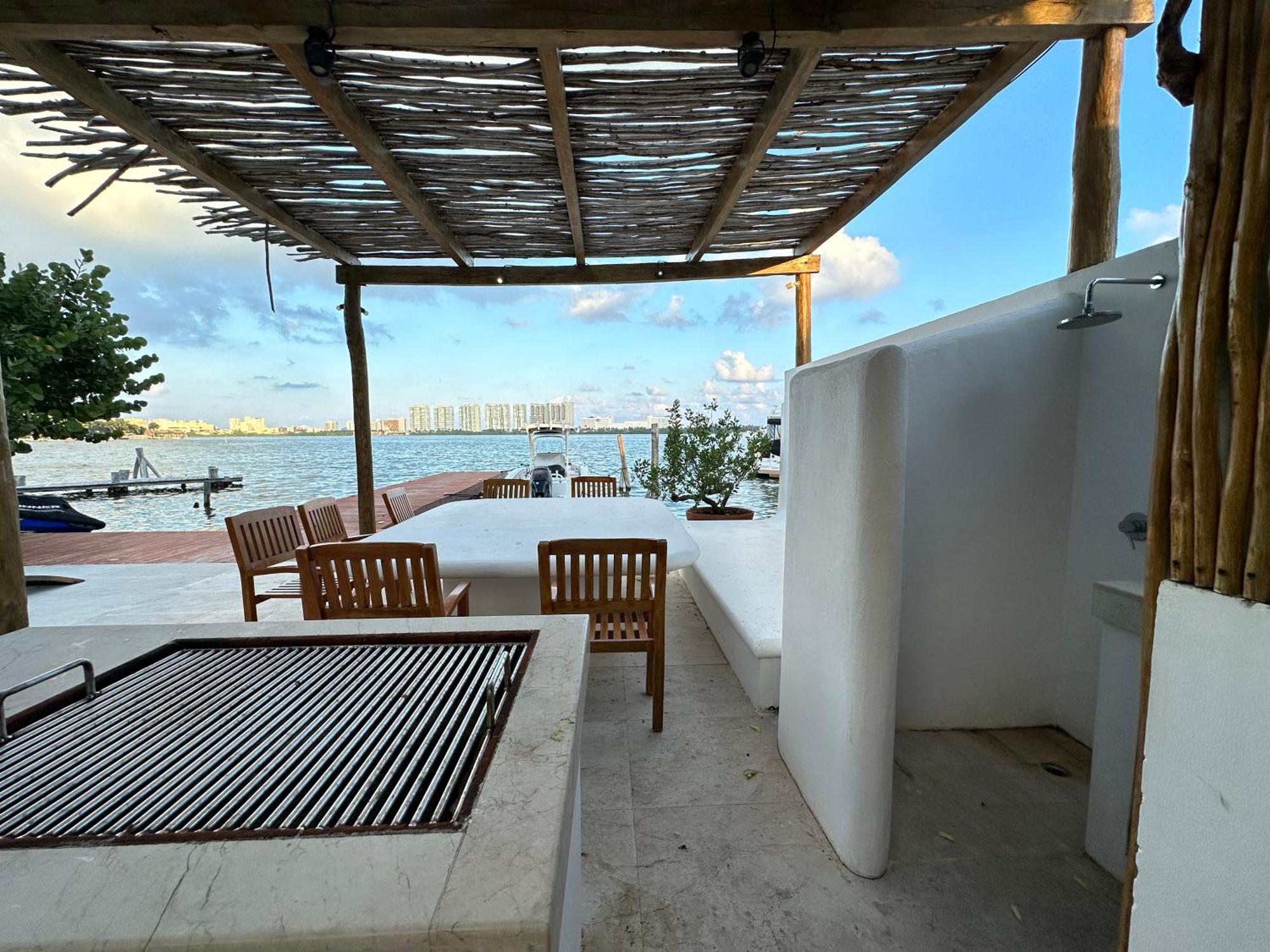 4br Lakefront With Private Pool By Solmar Villa