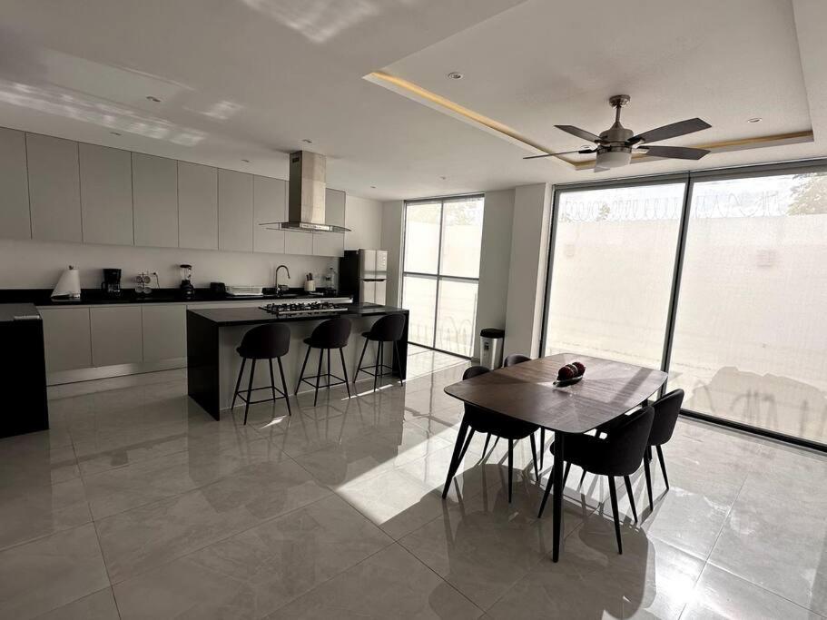 Amplia Casa En Residencial Aqua *