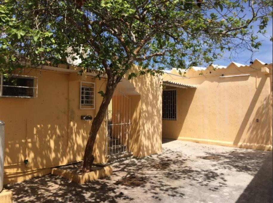 With Fast Wifi Near Downtown Apartamento Cancún
