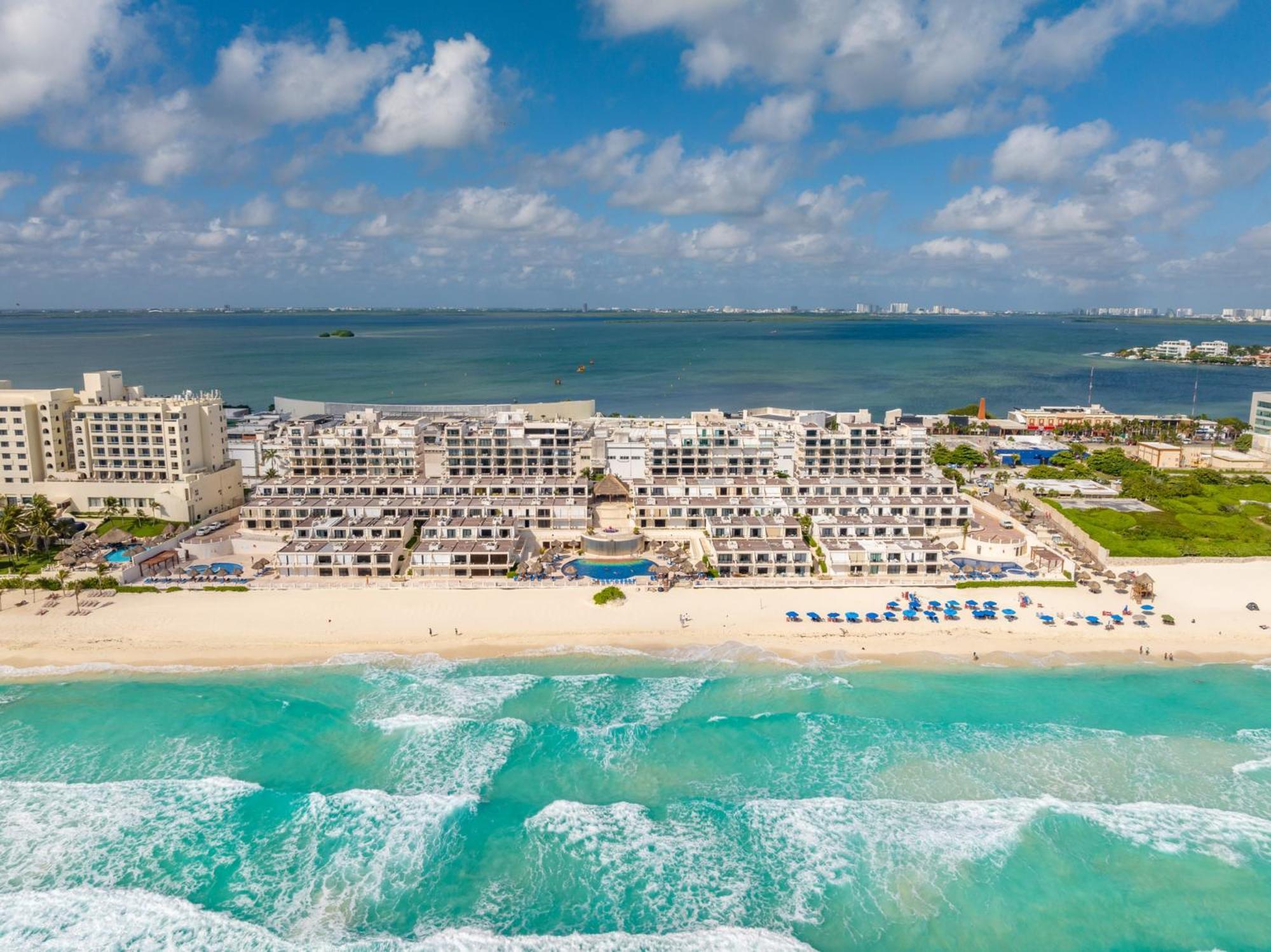 Beachfront 4br Zone Villa Cancún
