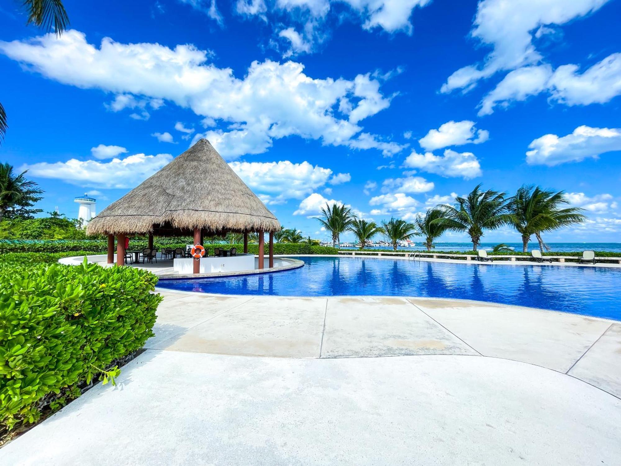 New Beachfront Luxury Apartamento