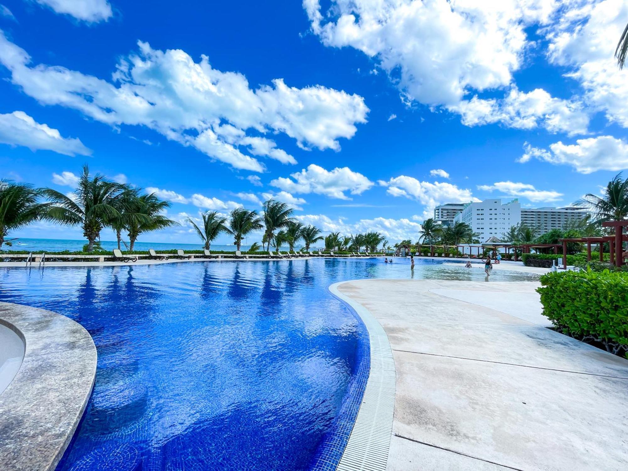 New Beachfront Luxury Apartamento *