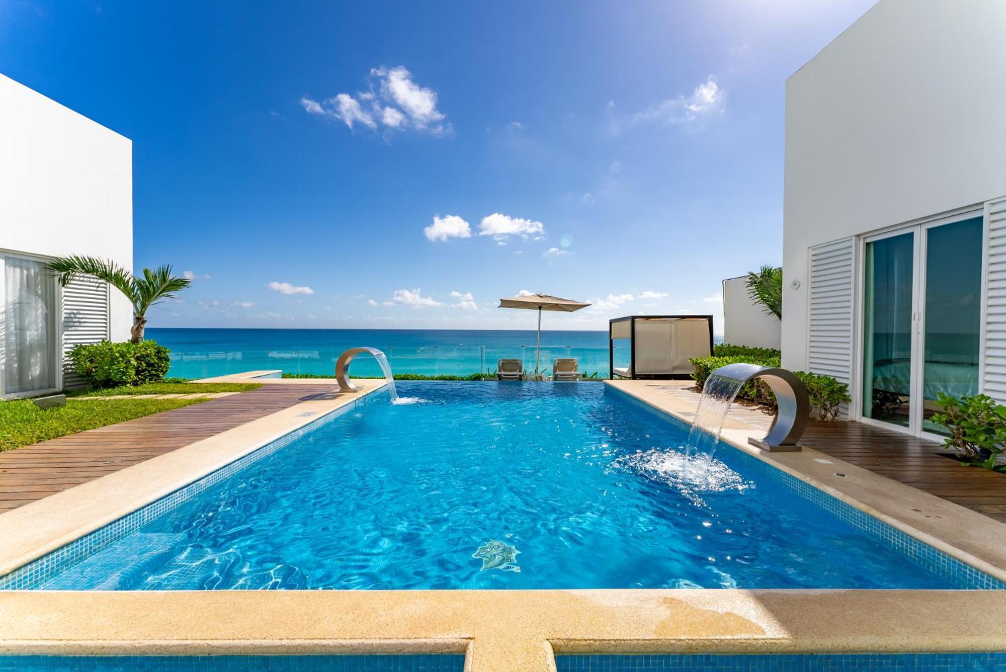 Apartamento Beachfront Deluxe -best Ocean View, With Beach, Gym And Cancún