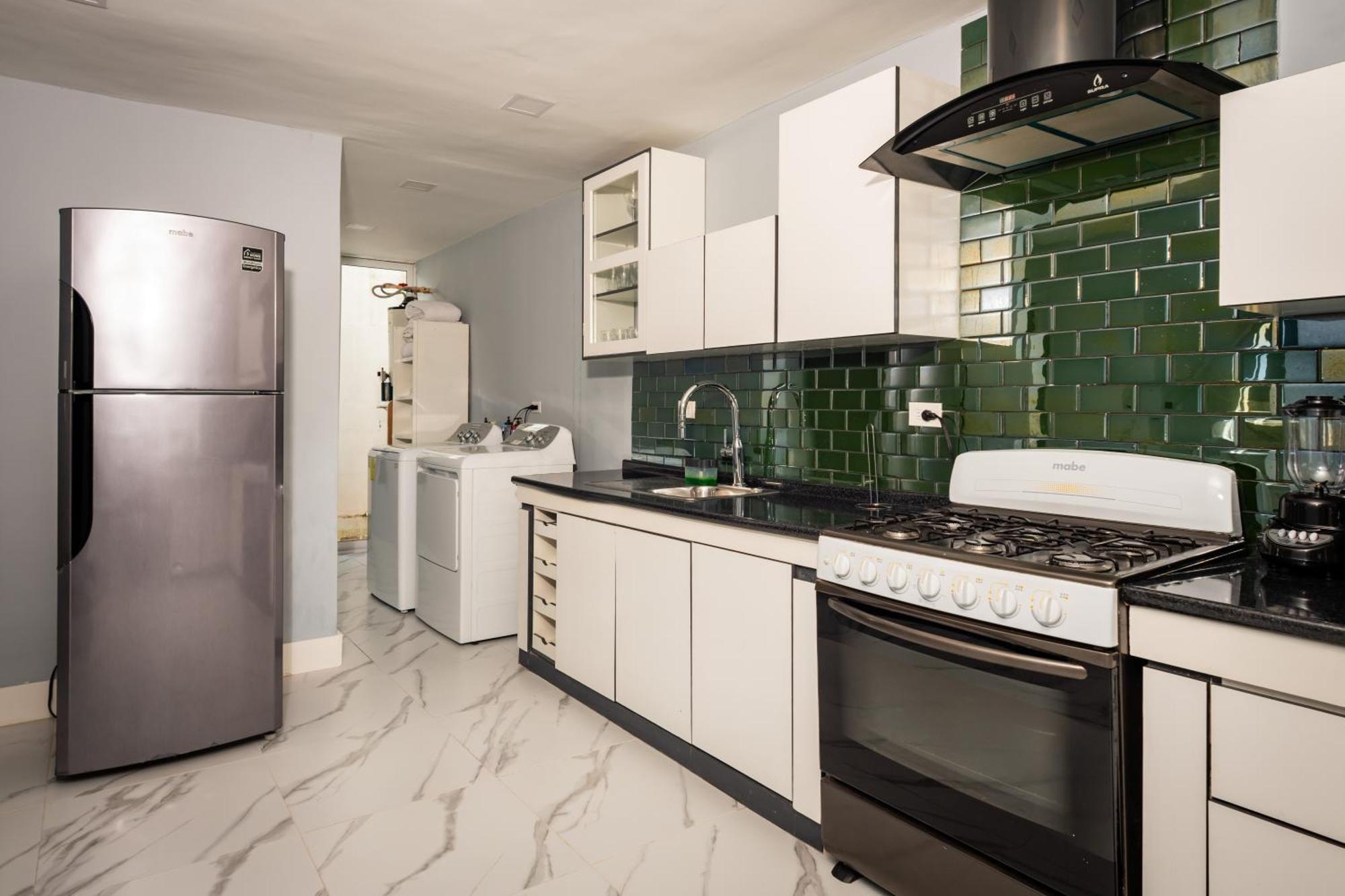 Apartamento Moderna Y Amplia Casa Con Sala, Netflix, Wifi Y Cocina Equipada Cancún