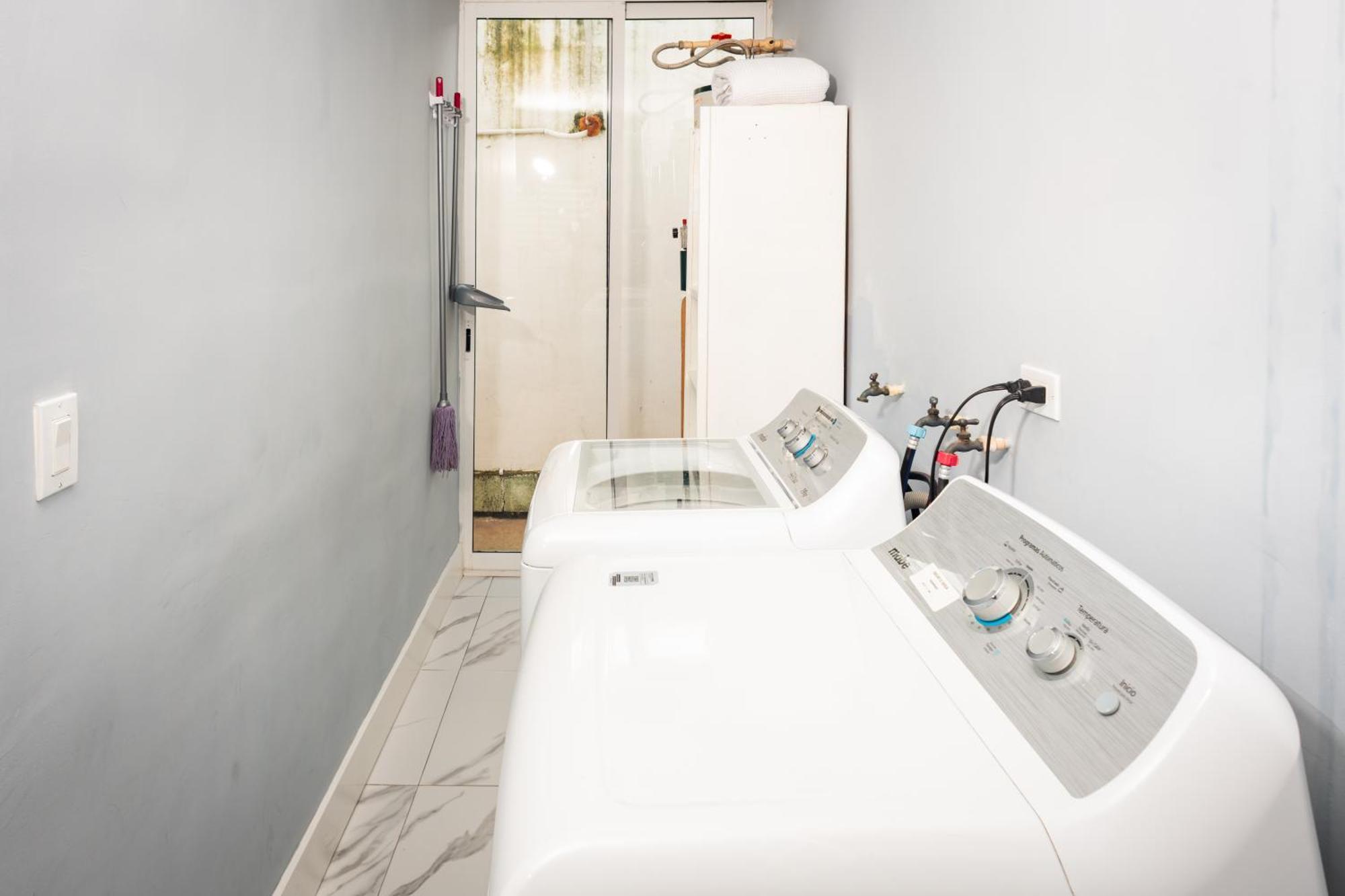 Moderna Y Amplia Casa Con Sala, Netflix, Wifi Y Cocina Equipada Apartamento