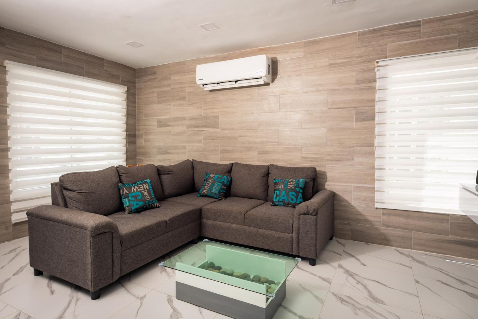 Moderna Y Amplia Casa Con Sala, Netflix, Wifi Y Cocina Equipada * Cancún