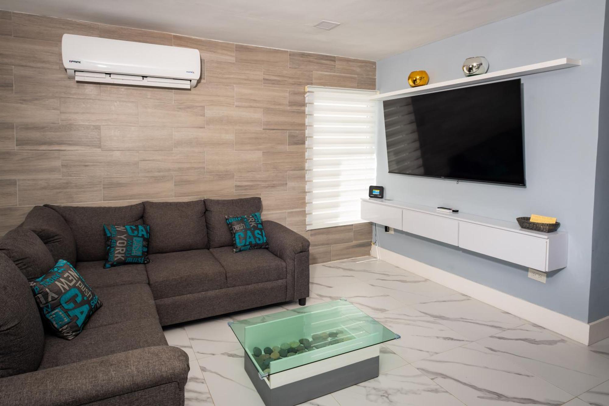 Moderna Y Amplia Casa Con Sala, Netflix, Wifi Y Cocina Equipada Cancún