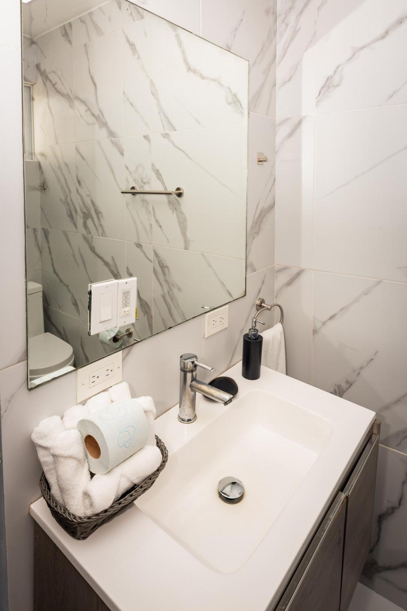 Moderna Y Amplia Casa Con Sala, Netflix, Wifi Y Cocina Equipada Cancún