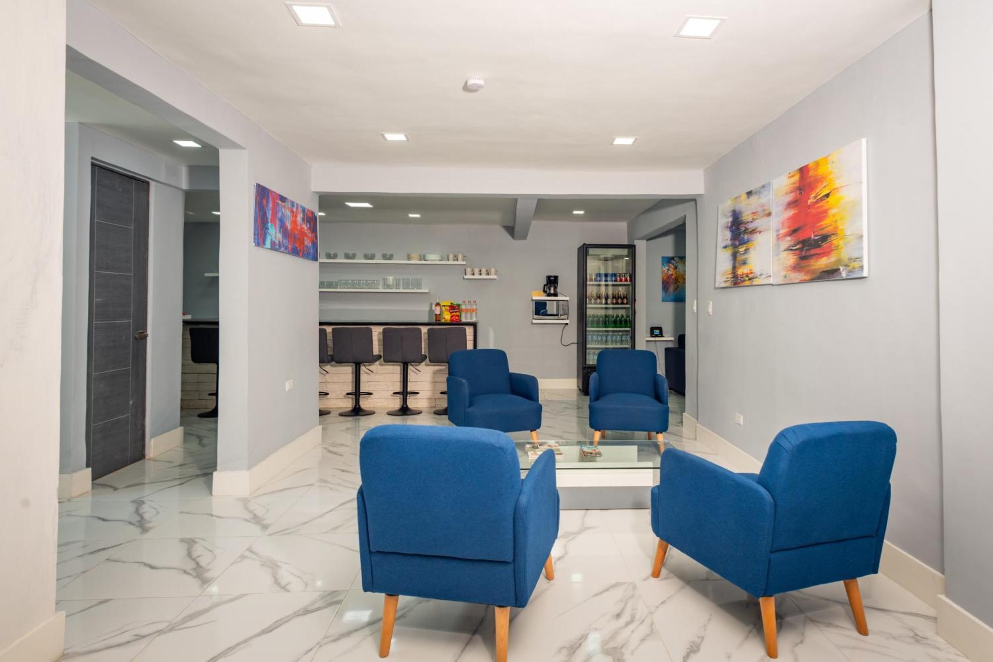 Moderna Y Amplia Casa Con Sala, Netflix, Wifi Y Cocina Equipada * Cancún