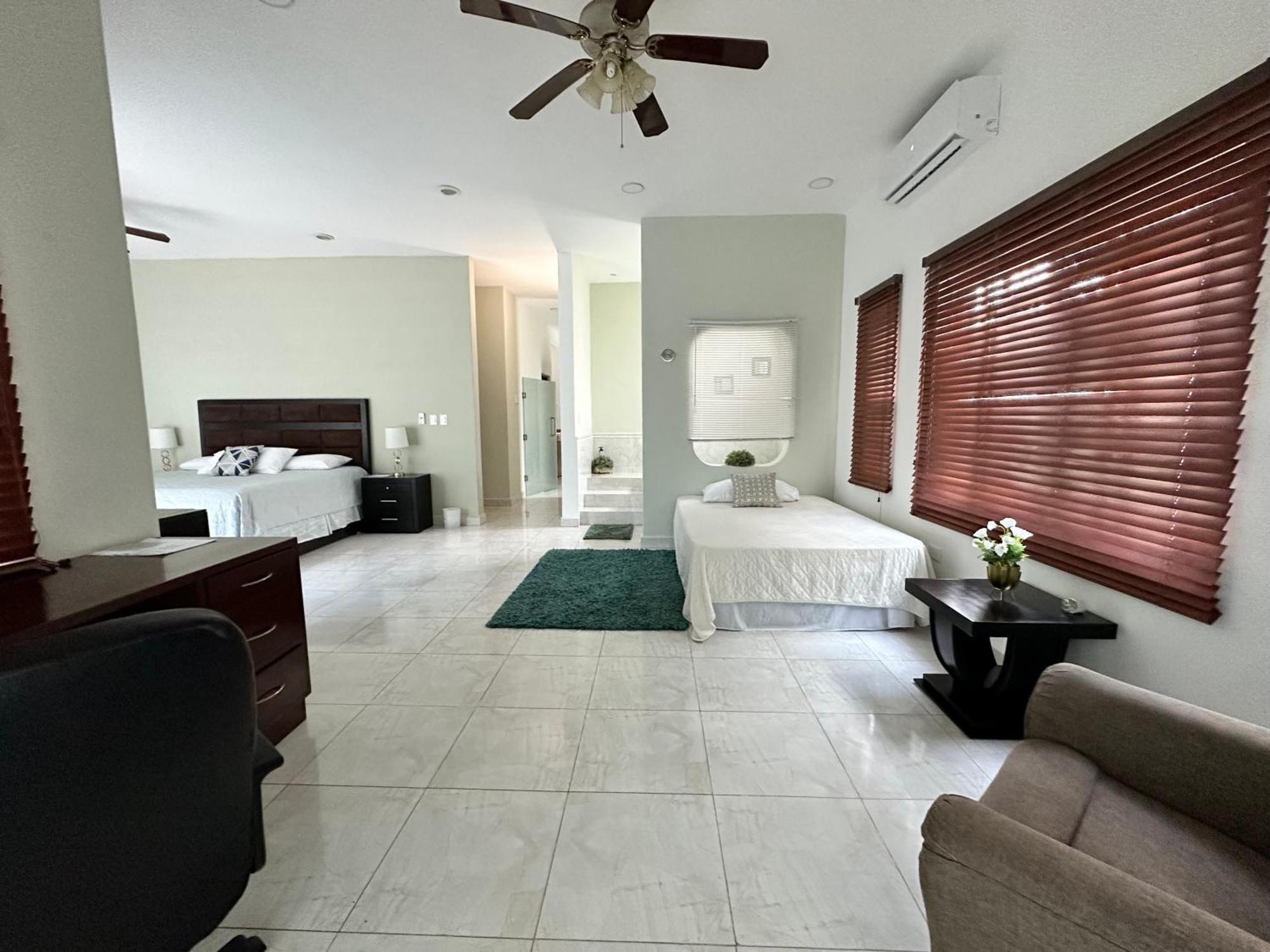 Casa Sasha's Mini Palace Bed & Breakfast Cancun