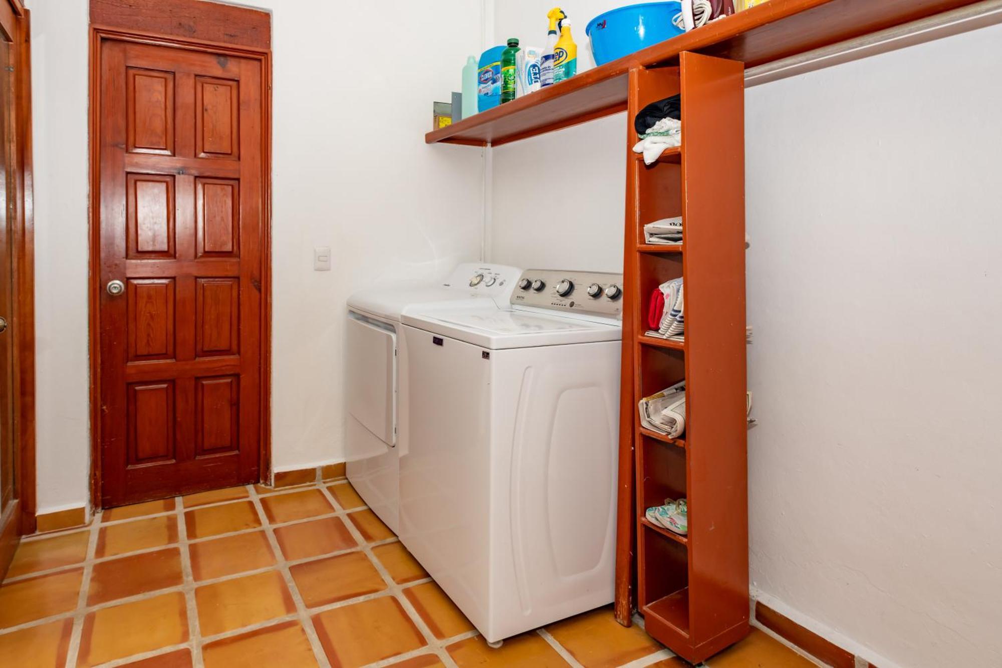 Villa Tropically In Zone
