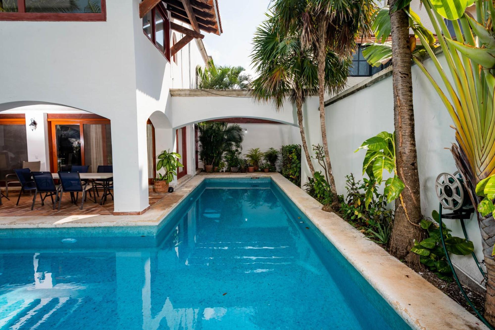 Tropically In Zone Cancún