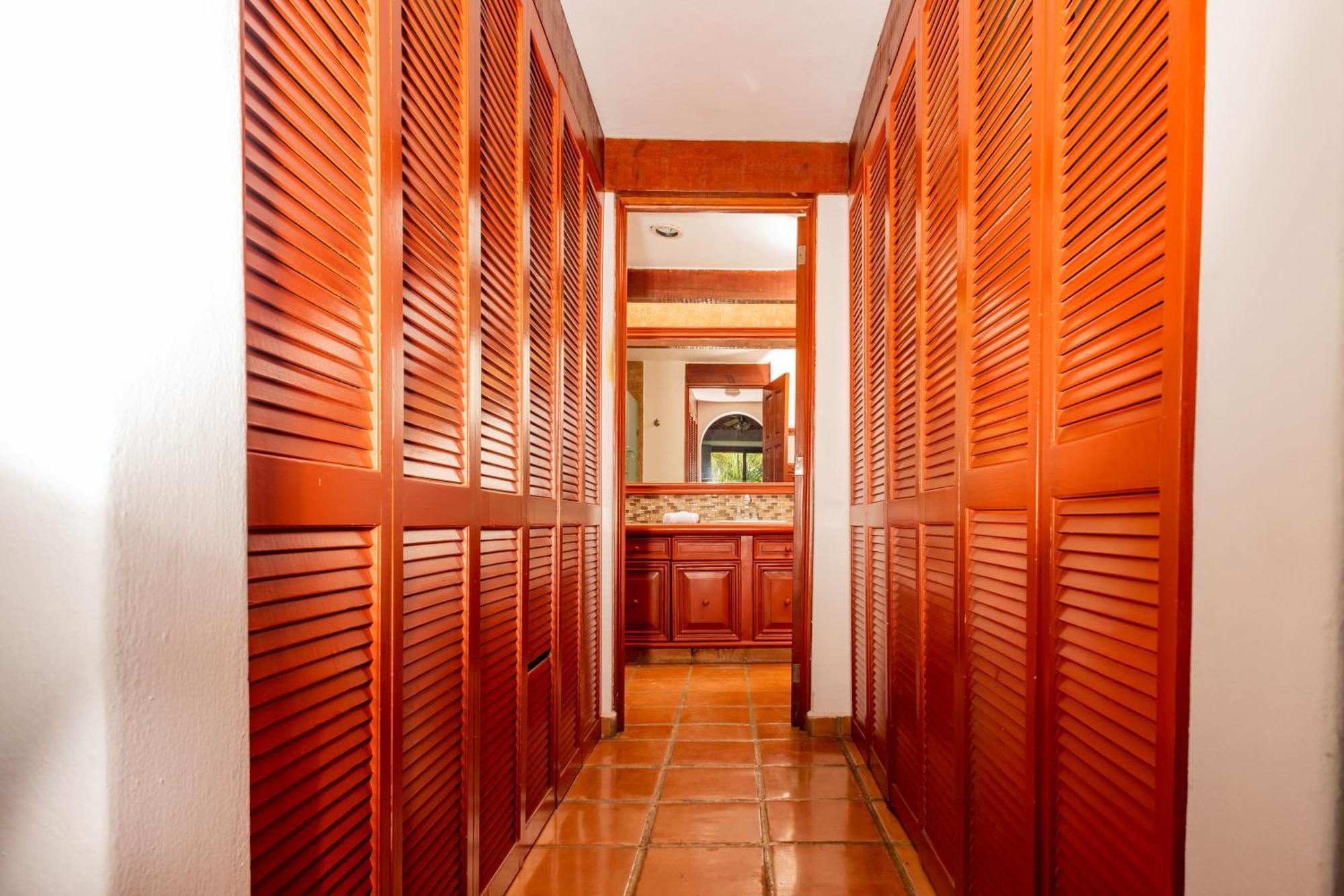 Villa Tropically In Zone