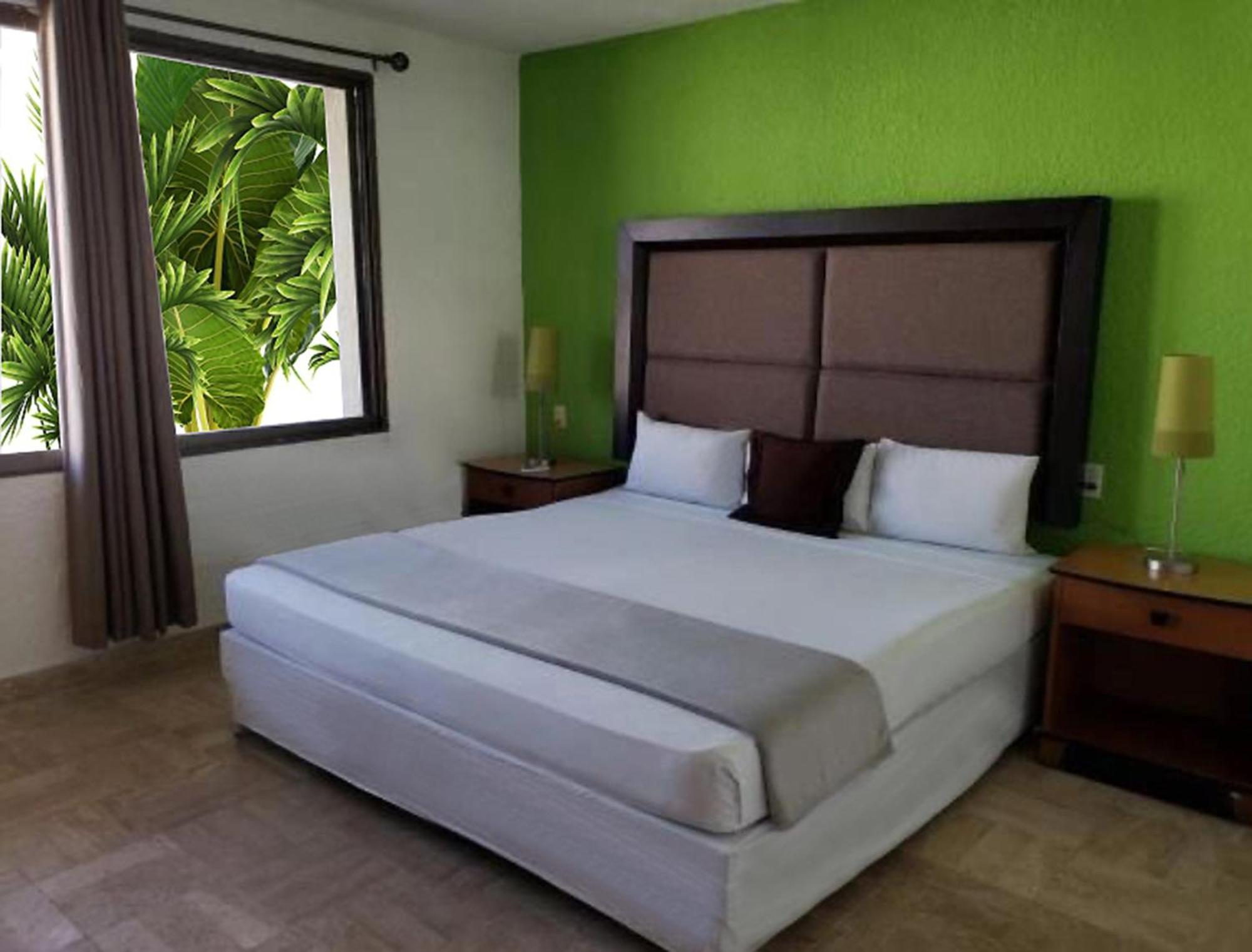Nirvana - Zone Hotel *