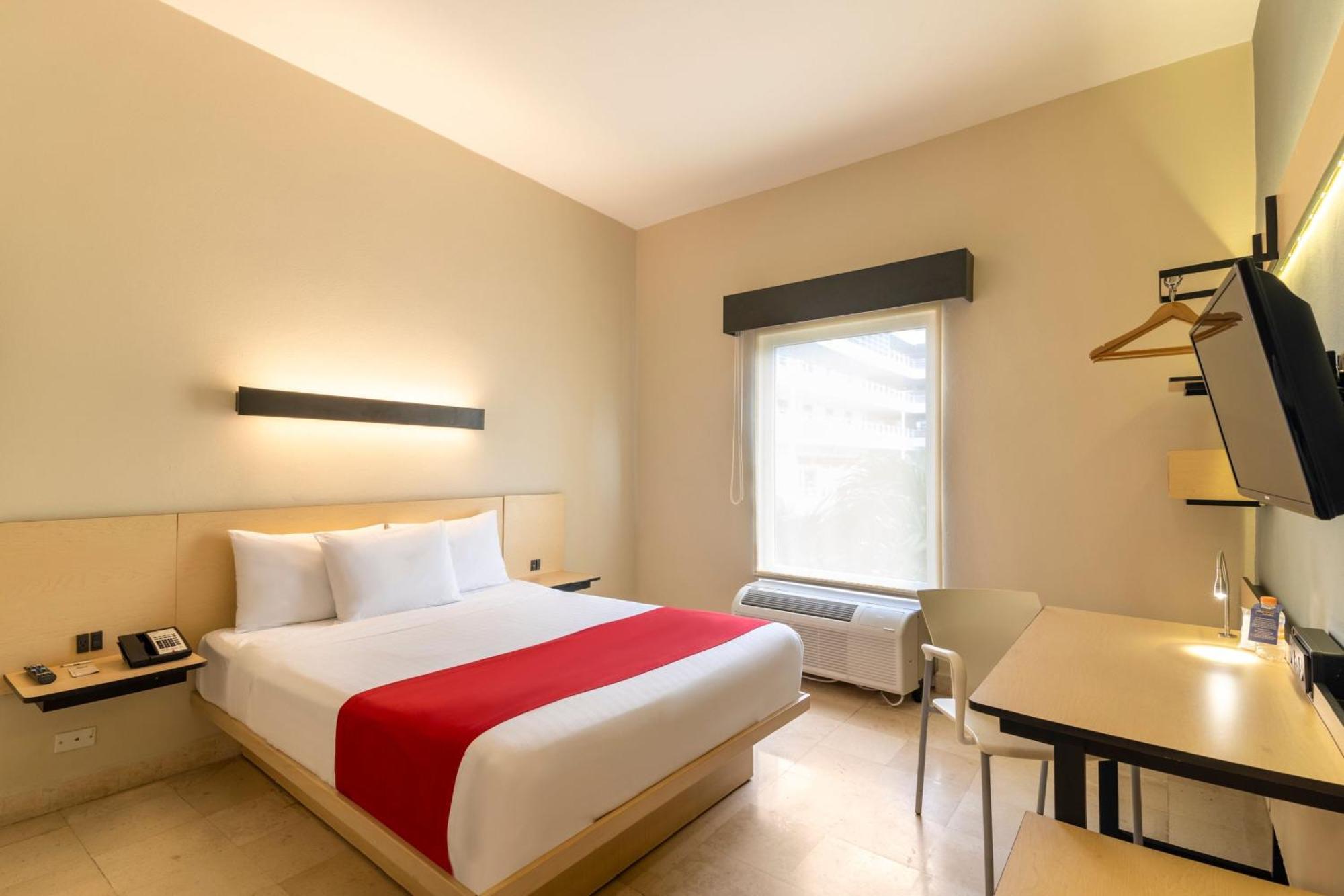 Hotel Express By Marriott Cancún