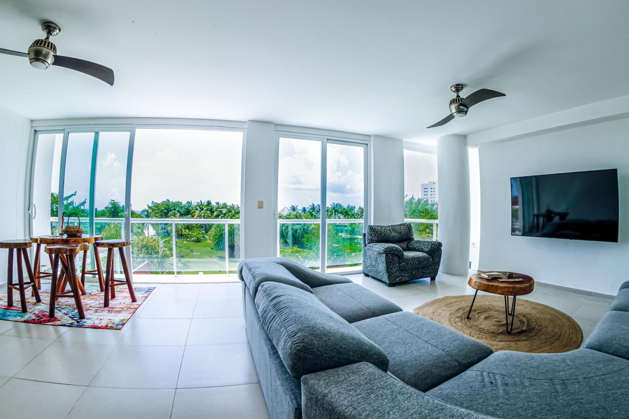 New Beachfront Luxury * Cancún