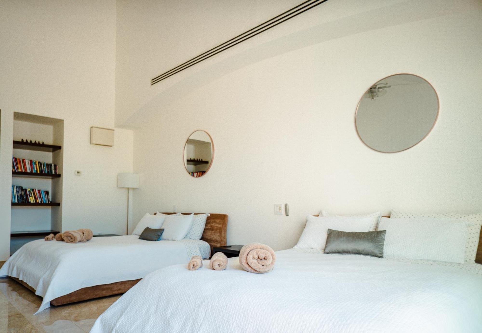 Exclusive Beachfront Luxury Villa, Private Gym, Personalized 5 Star-service, Direct Access Villa