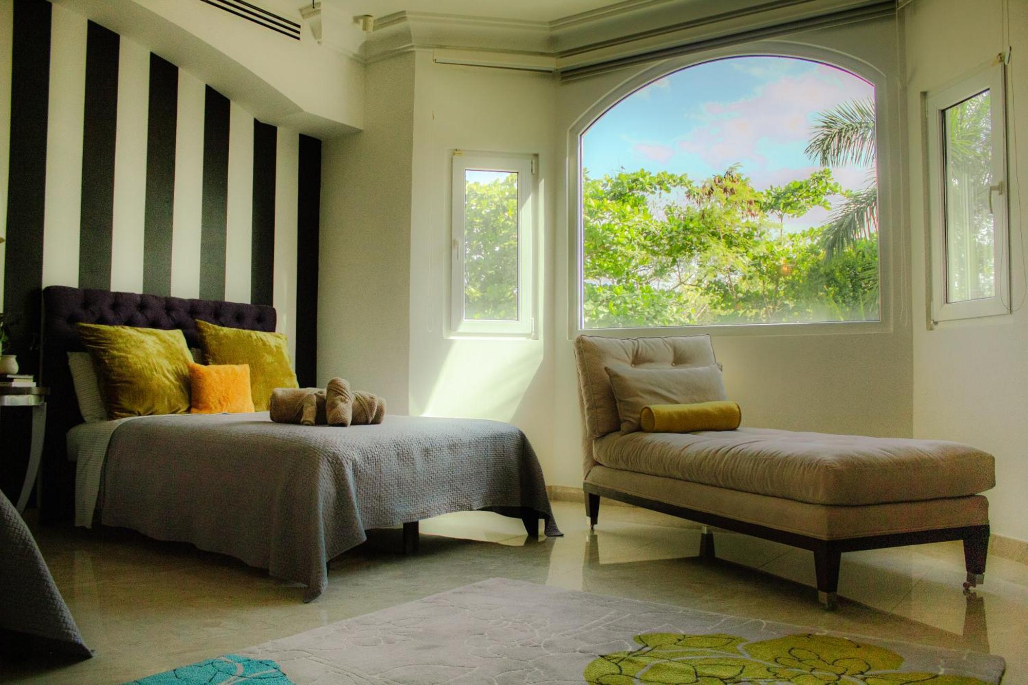 Villa Exclusive Beachfront Luxury Villa, Private Gym, Personalized 5 Star-service, Direct Access
