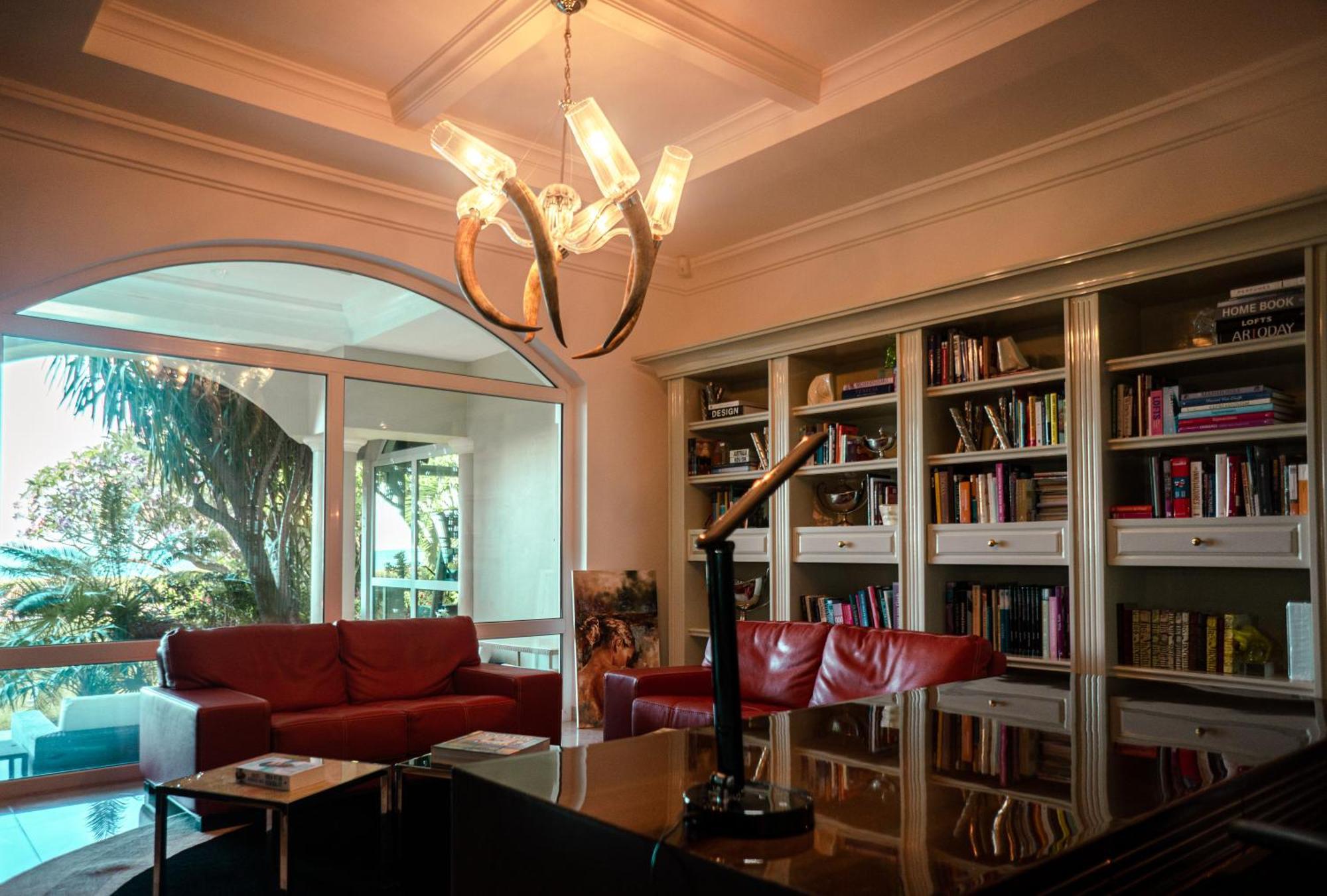 Exclusive Beachfront Luxury Villa, Private Gym, Personalized 5 Star-service, Direct Access Villa