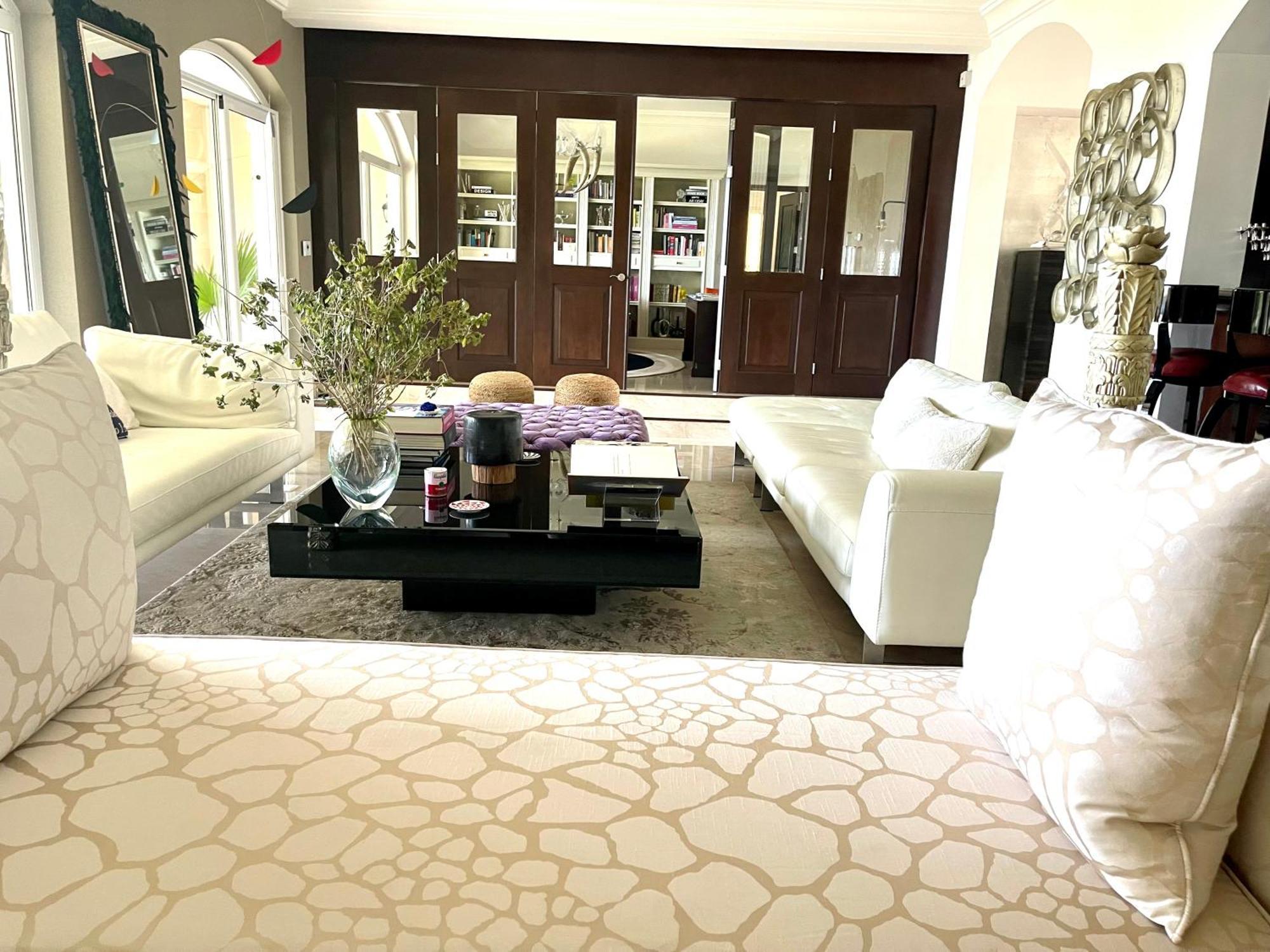 Exclusive Beachfront Luxury Villa, Private Gym, Personalized 5 Star-service, Direct Access * Cancún
