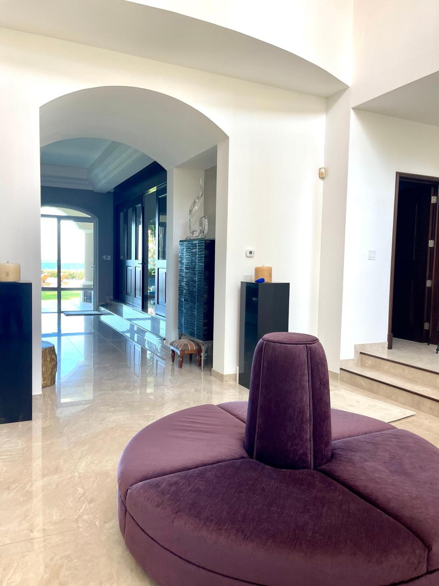 Exclusive Beachfront Luxury Villa, Private Gym, Personalized 5 Star-service, Direct Access Villa Cancún