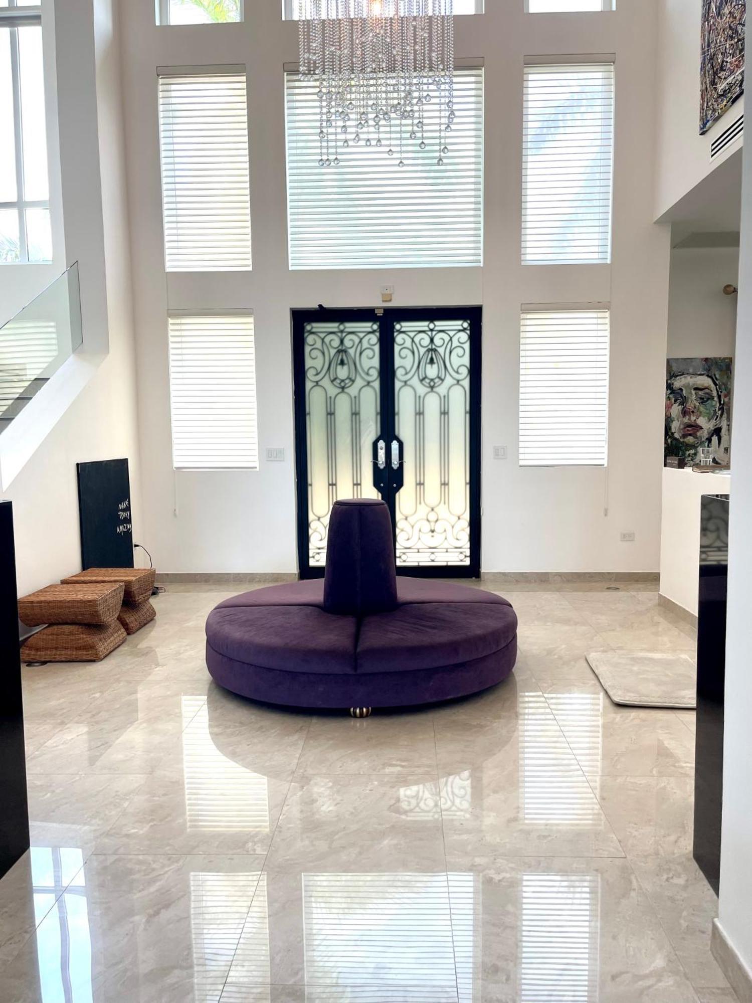 Exclusive Beachfront Luxury Villa, Private Gym, Personalized 5 Star-service, Direct Access Cancún